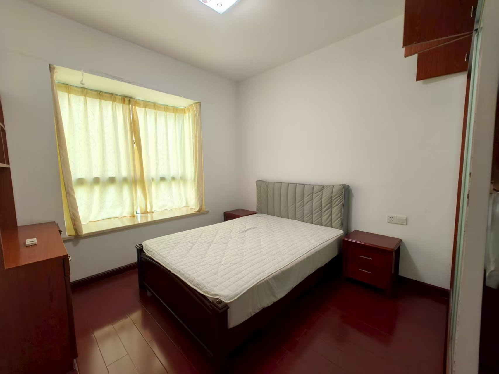 俊景花园 1室0厅0卫 2200.0元/月 俊景花园 1室0厅0卫 2200.0元/月室内图