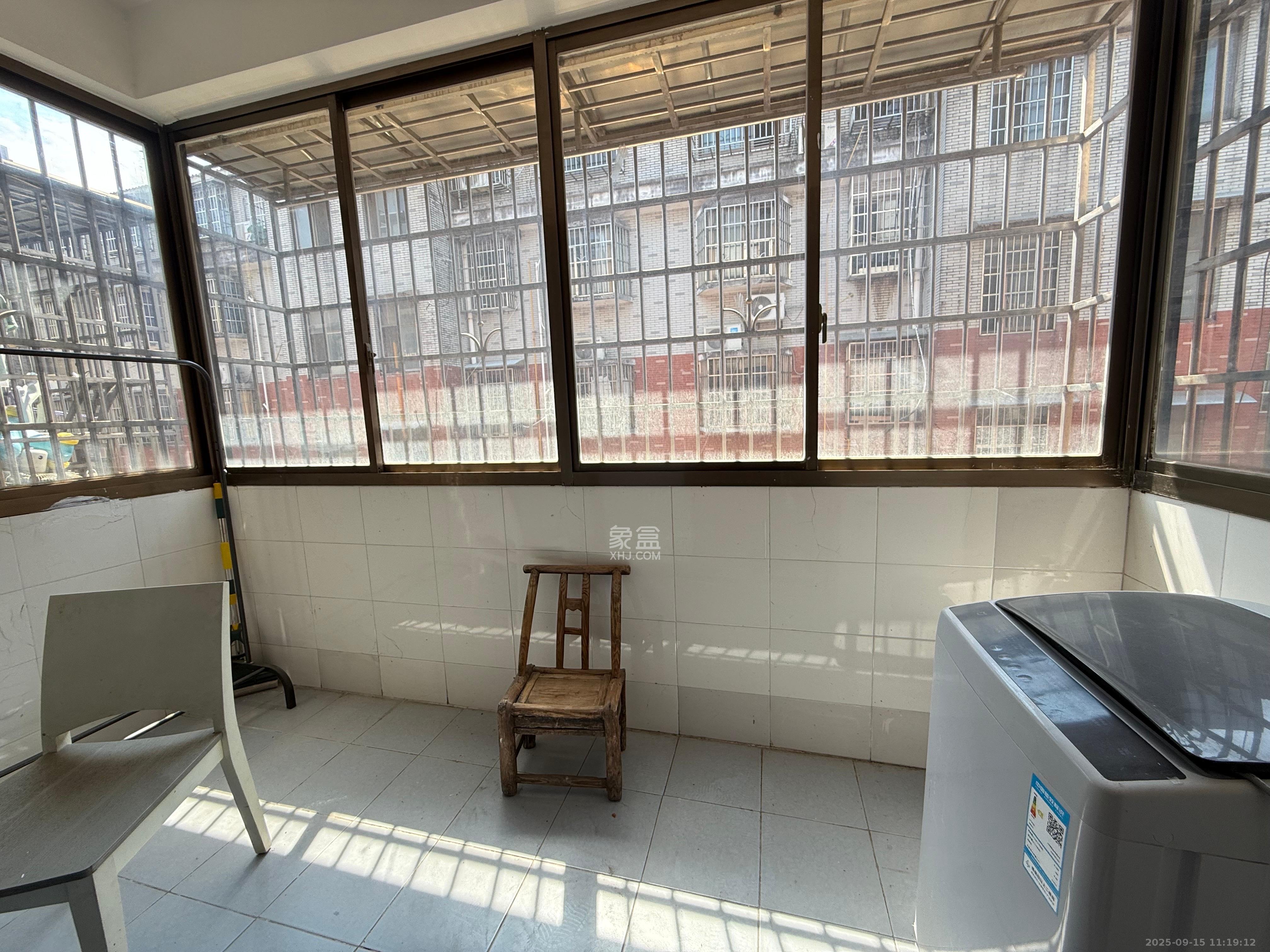 岳北社区  1室0厅0卫    2300.0元/月室内图