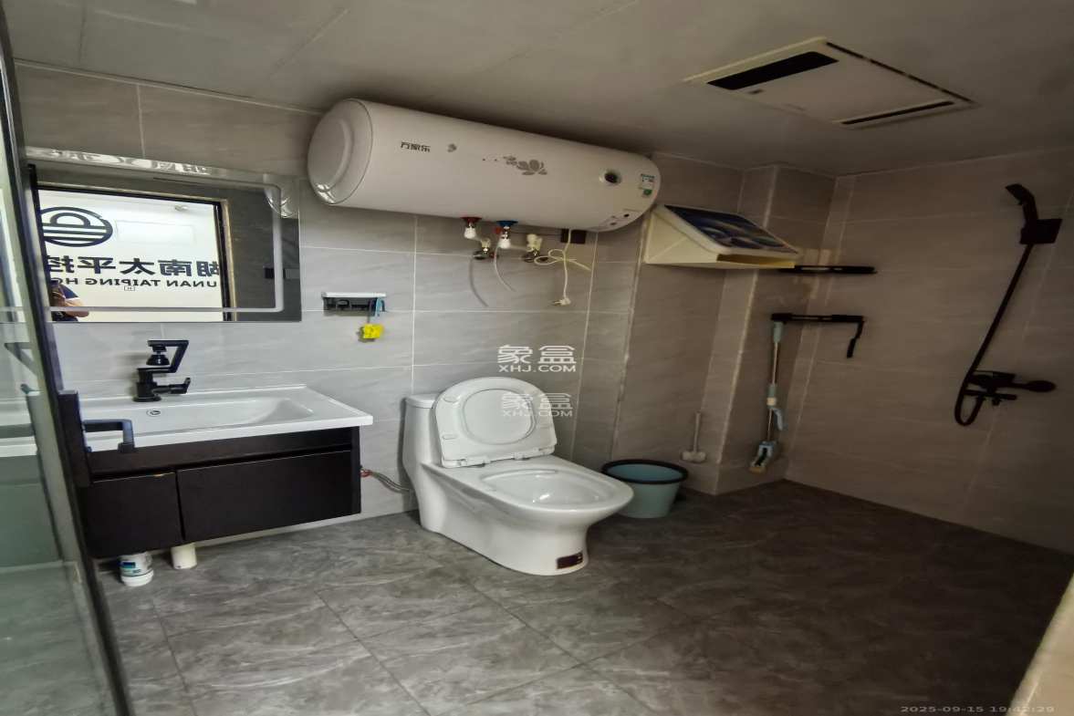 明昇壹城(明昇时代广场)三期 1室1厅1卫 2300.0元/月 明昇壹城(明昇时代广场)三期 1室1厅1卫 2300.0元/月室内图