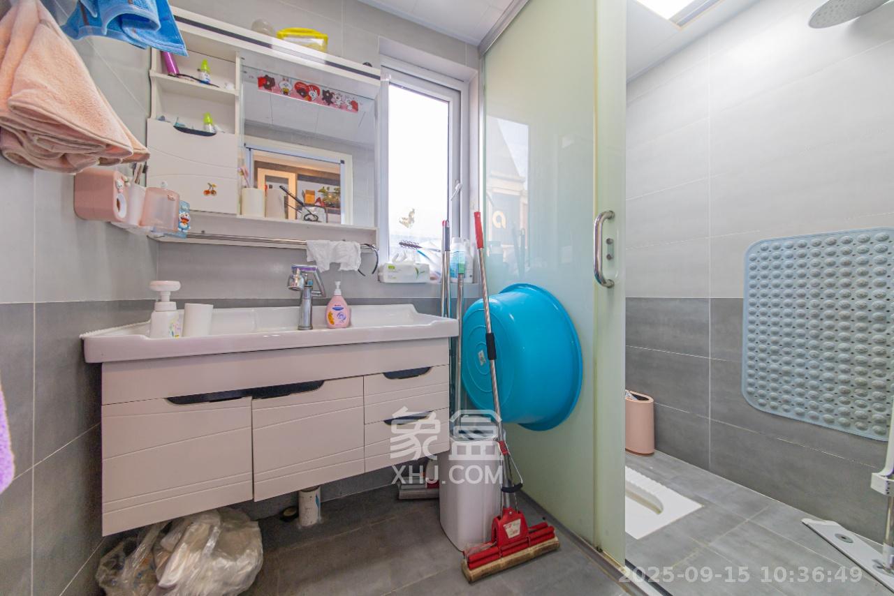 保利阆峰云墅  3室2厅2卫    2000.0元/月室内图