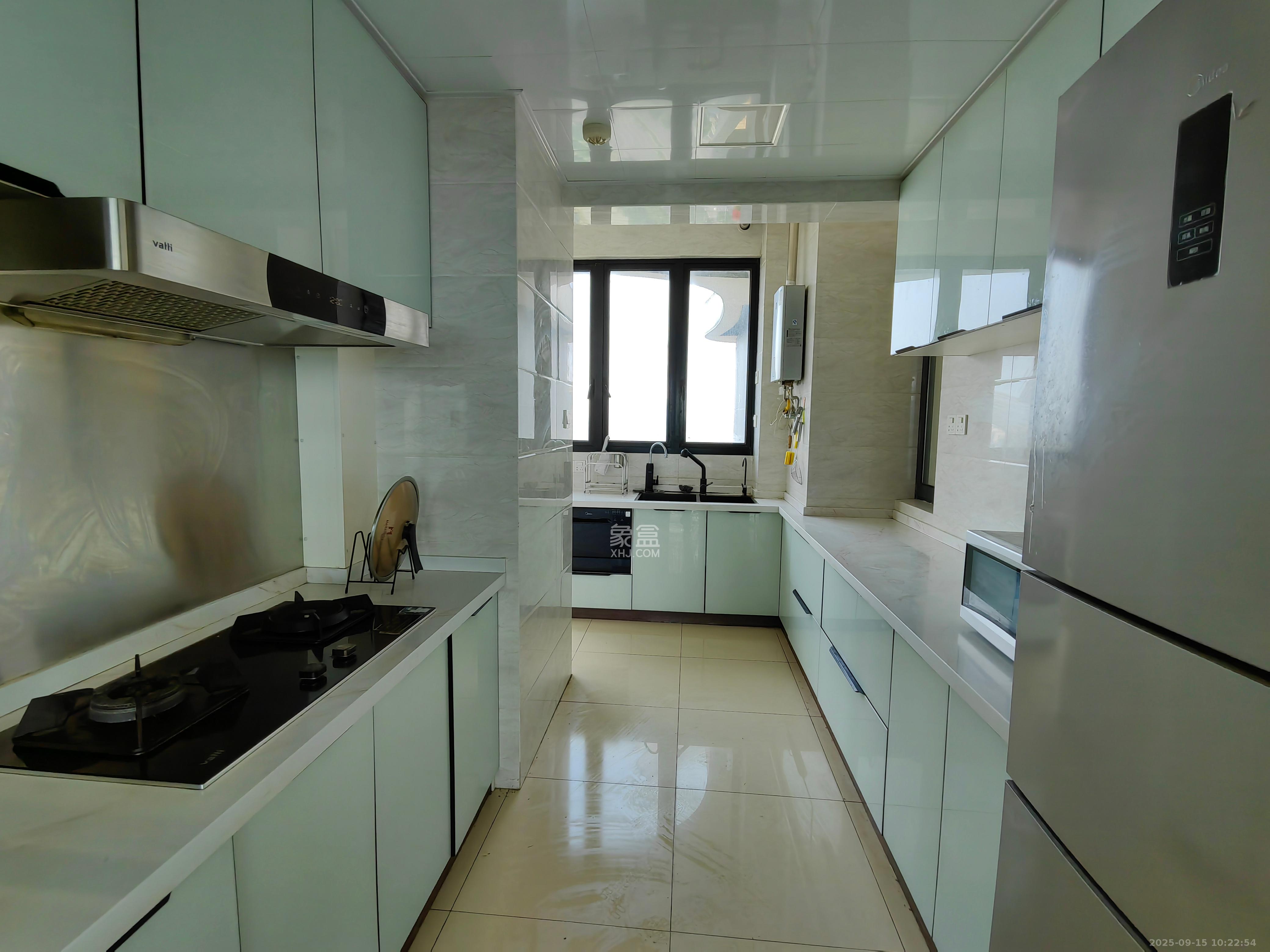 天祥水晶湾 4室2厅2卫 5000.0元/月 天祥水晶湾 4室2厅2卫 5000.0元/月室内图