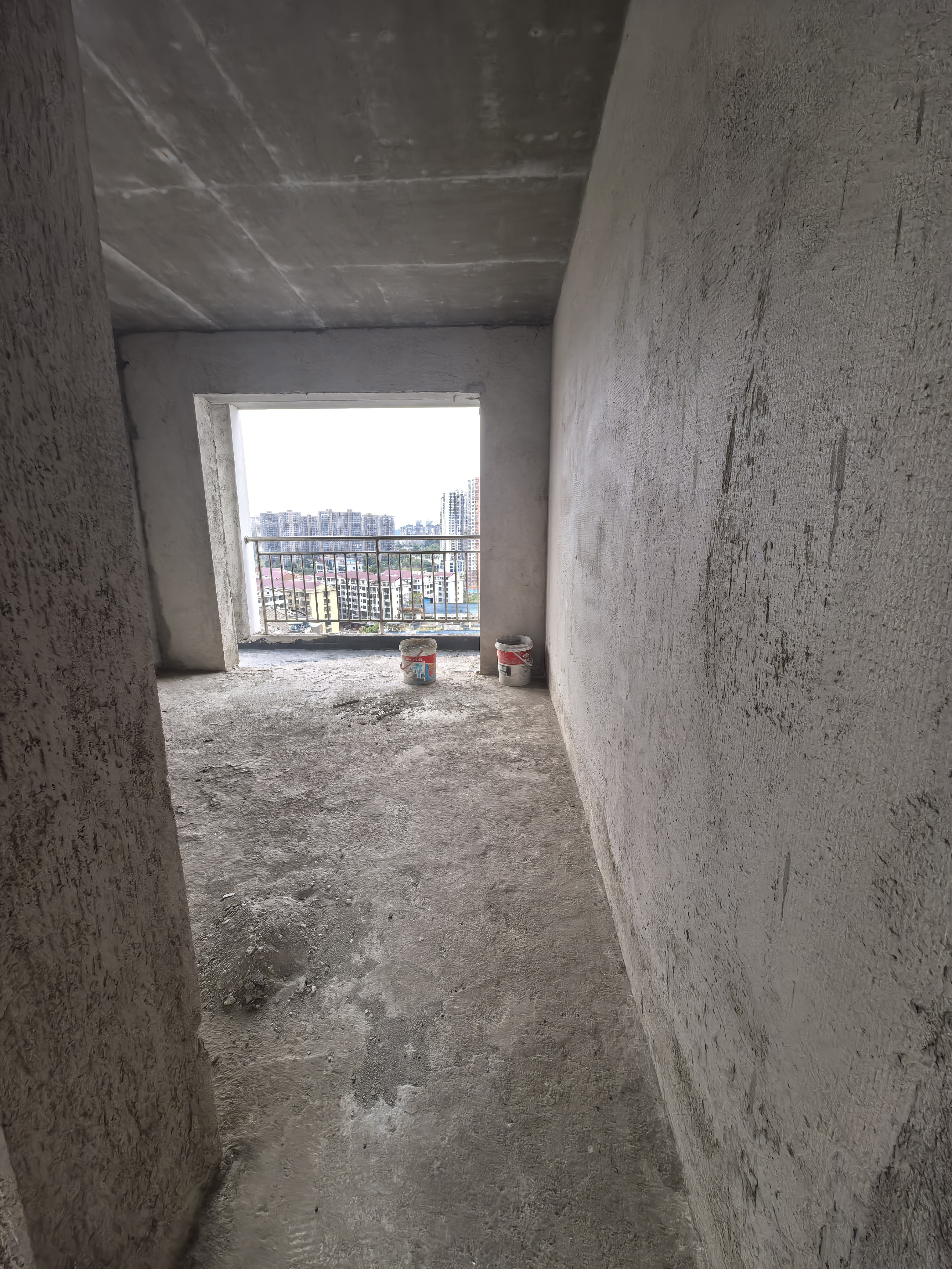 龙庭贵筑二期 5室2厅2卫 59.8万 龙庭贵筑二期 5室2厅2卫 59.8万客厅