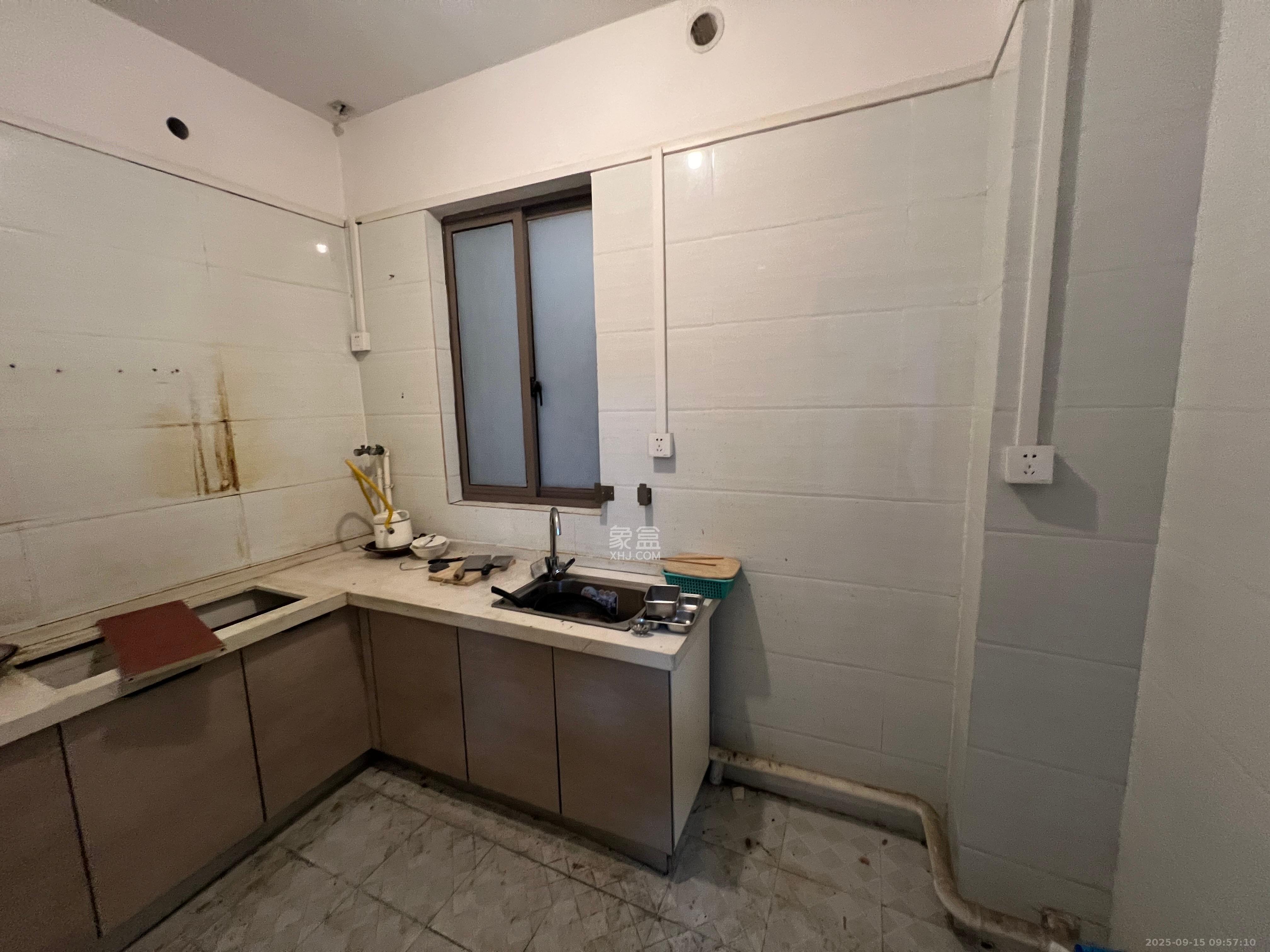 世茂铂翠湾二期  3室2厅1卫    3500.0元/月室内图