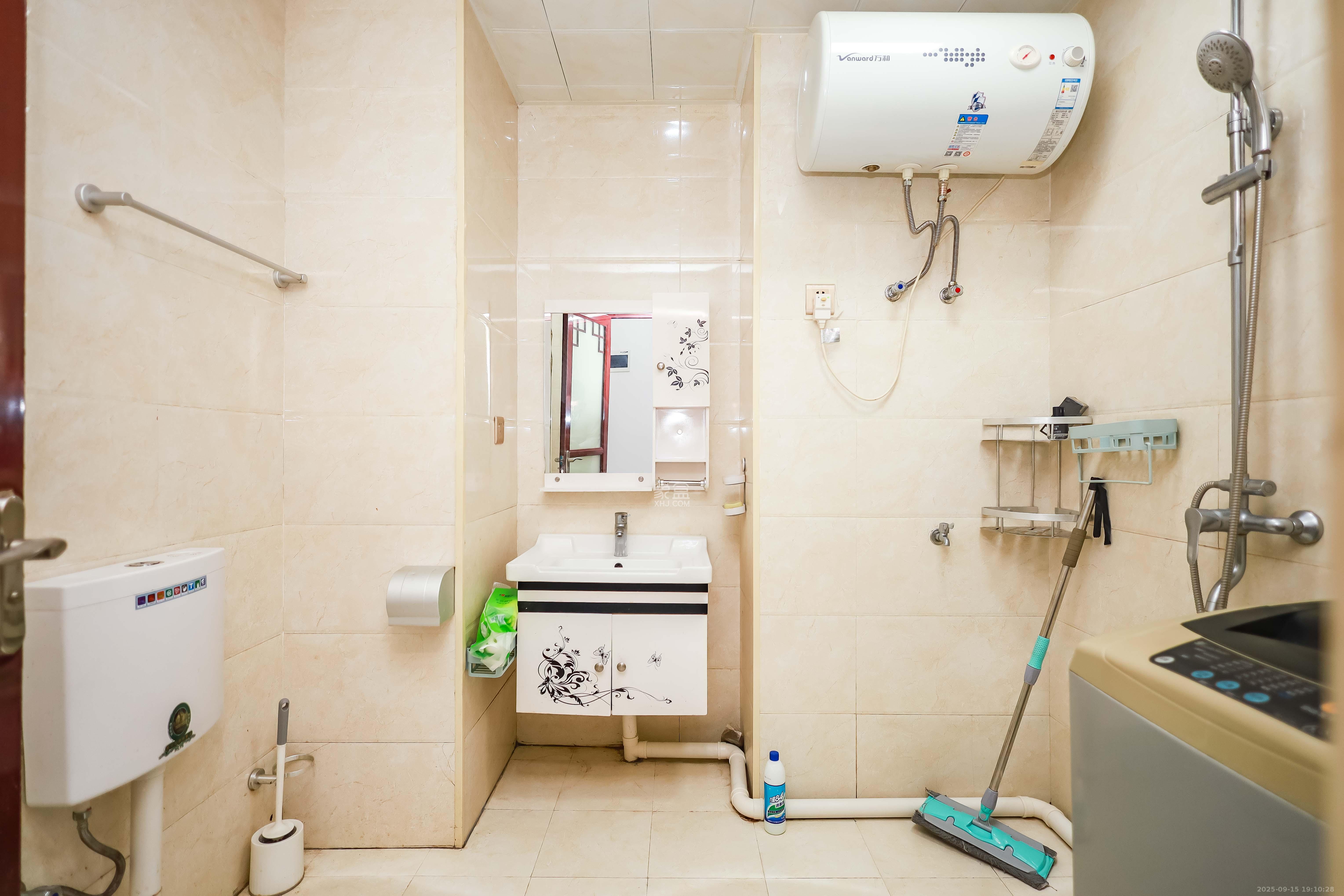 荣盛花语馨苑  1室1厅1卫    19.9万 荣盛花语馨苑  1室1厅1卫    19.9万卫生间