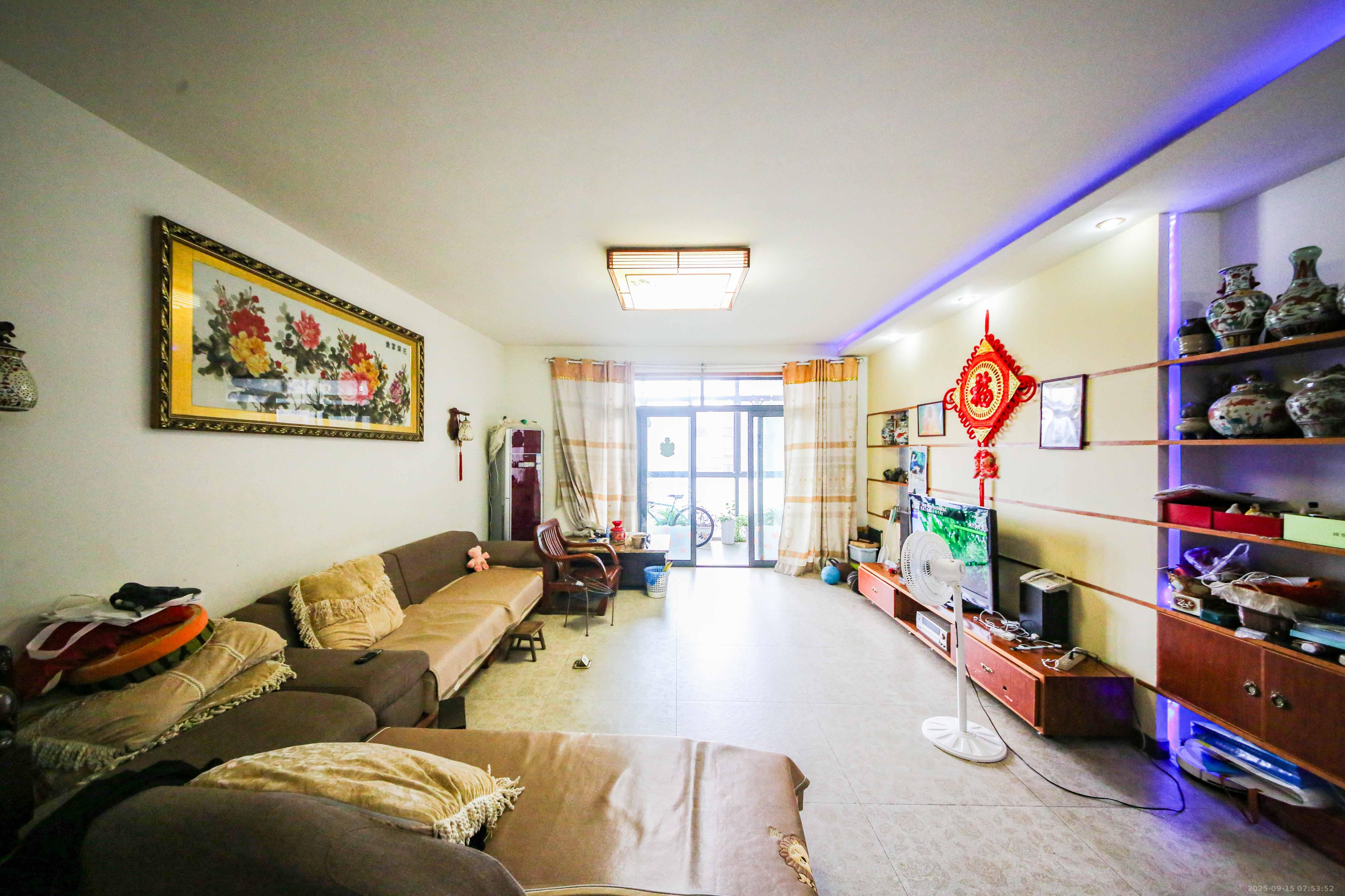 梦网景园 4室2厅2卫 168.0万 梦网景园 4室2厅2卫 168.0万客厅