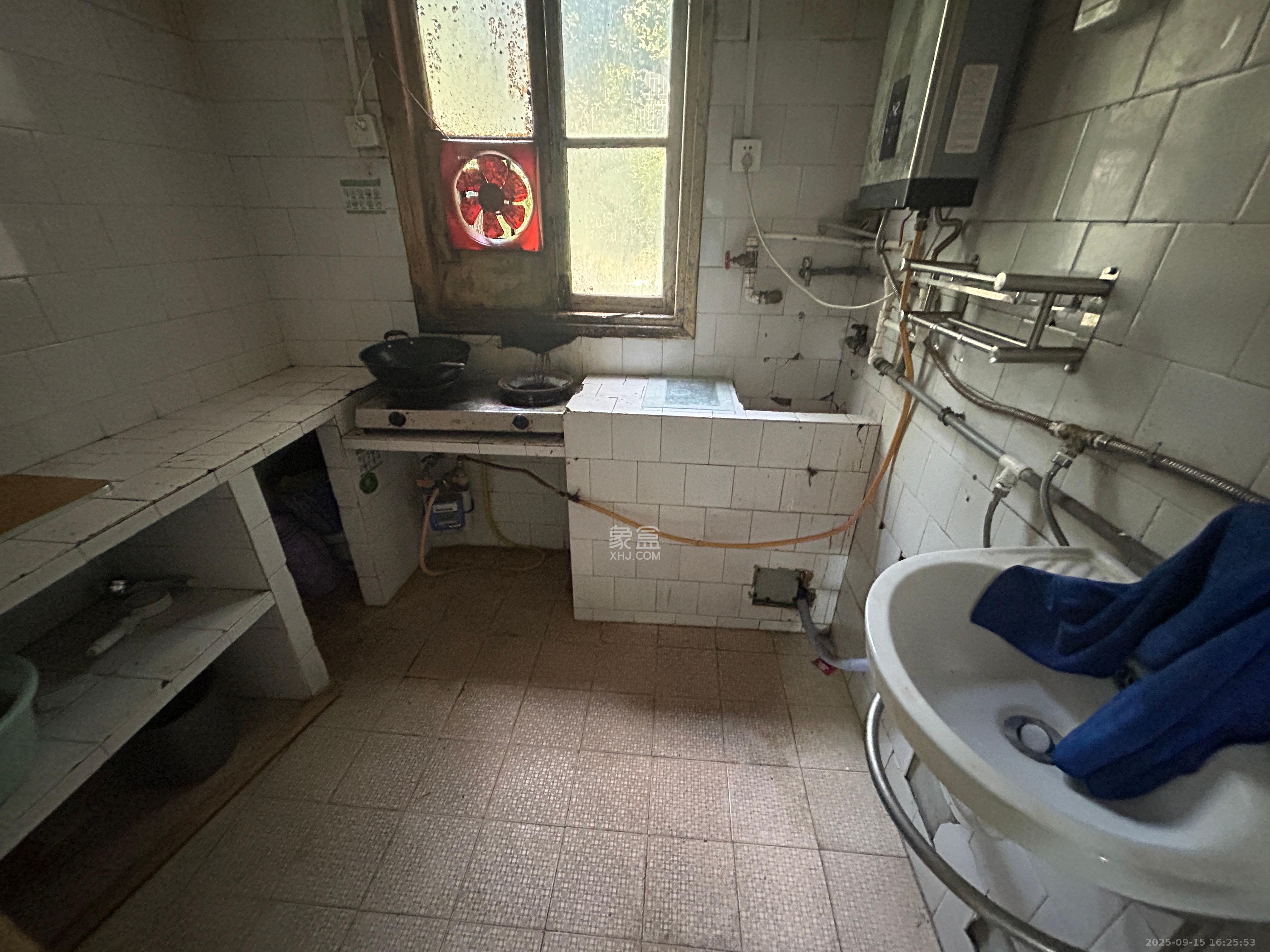 三湘小区 1室1厅1卫 950.0元/月 三湘小区 1室1厅1卫 950.0元/月室内图