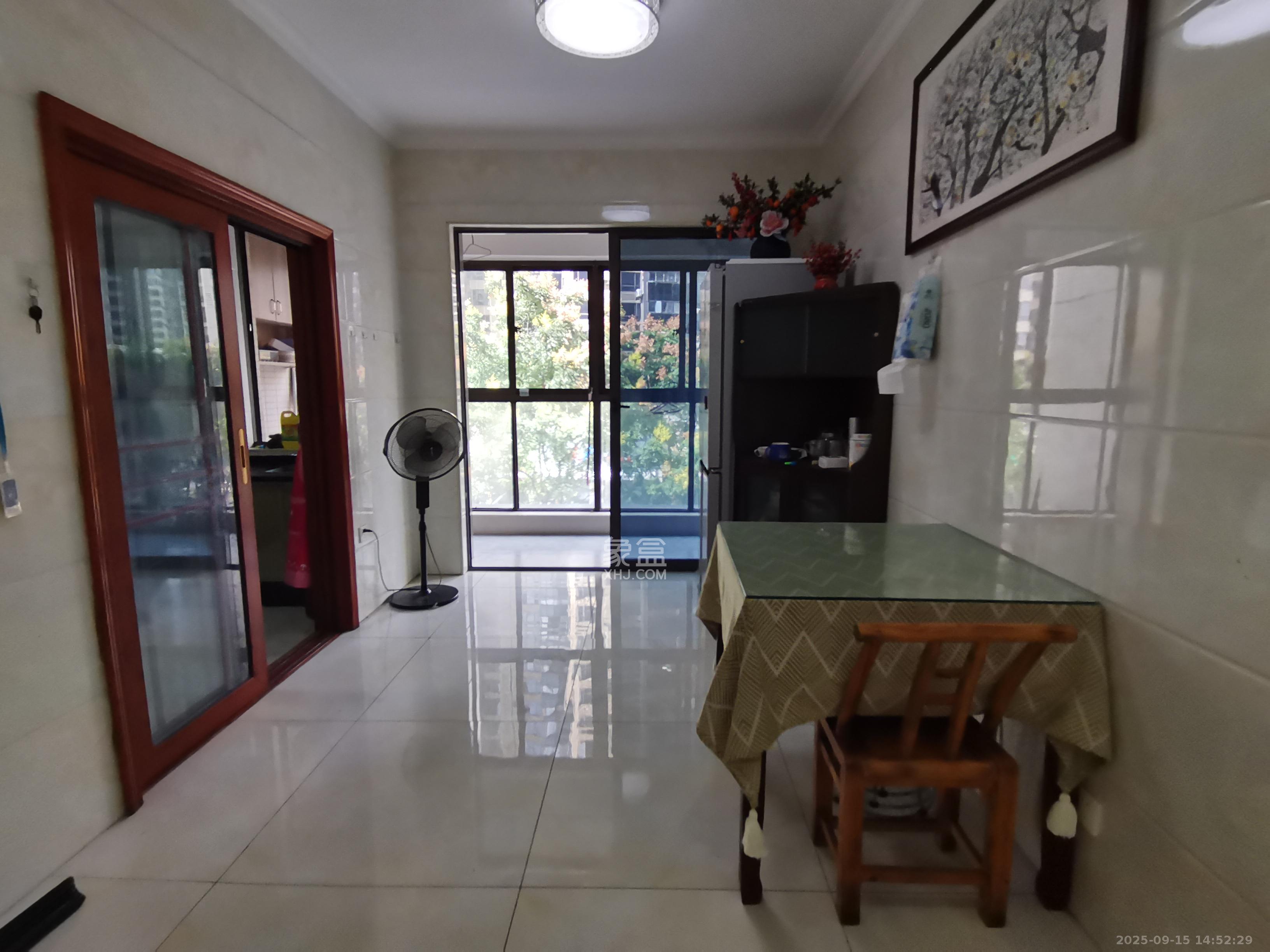 通用时代国际社区  3室2厅2卫    3000.0元/月室内图