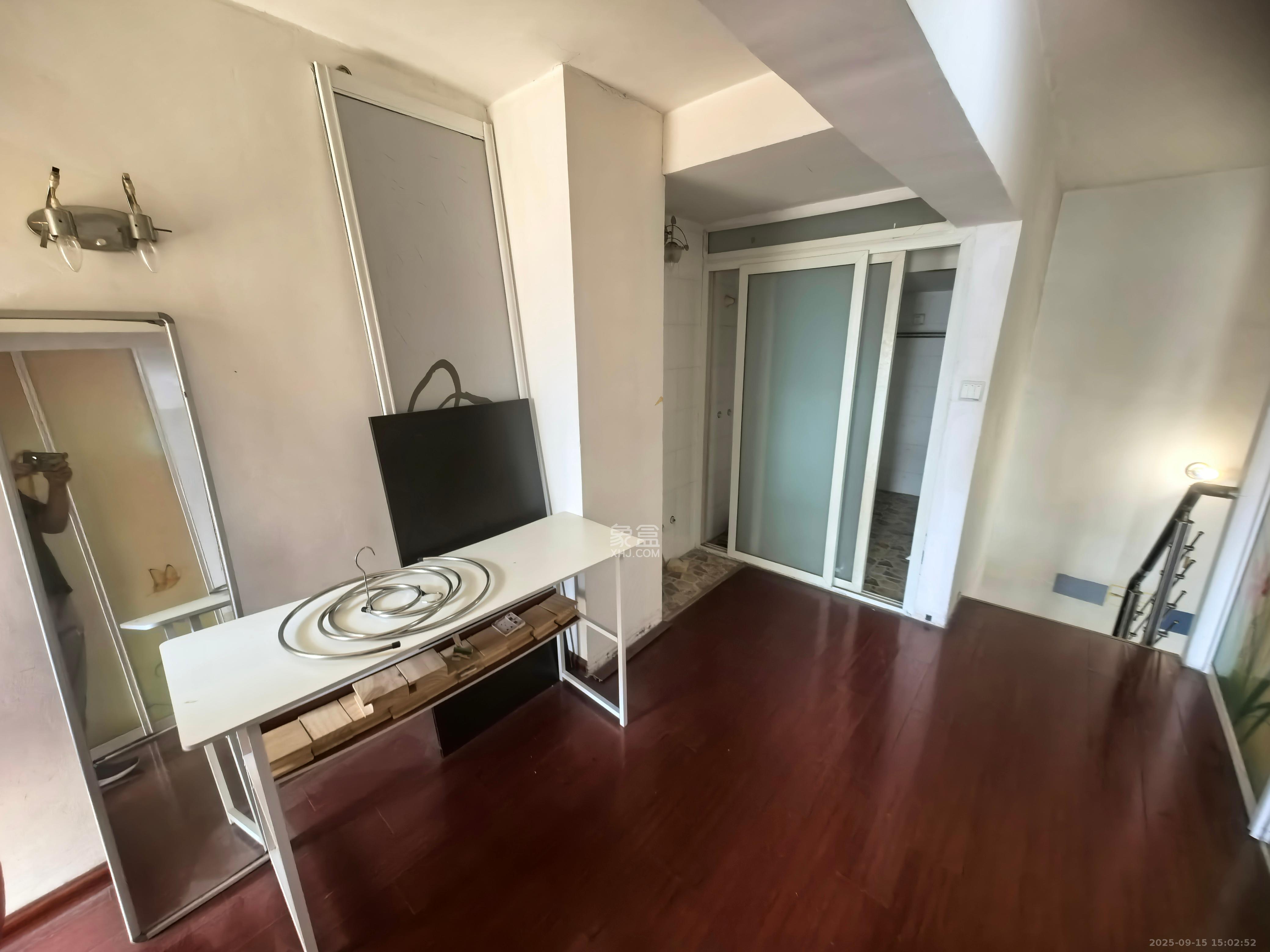 加加大街（华景苑）  3室2厅2卫    2000.0元/月室内图