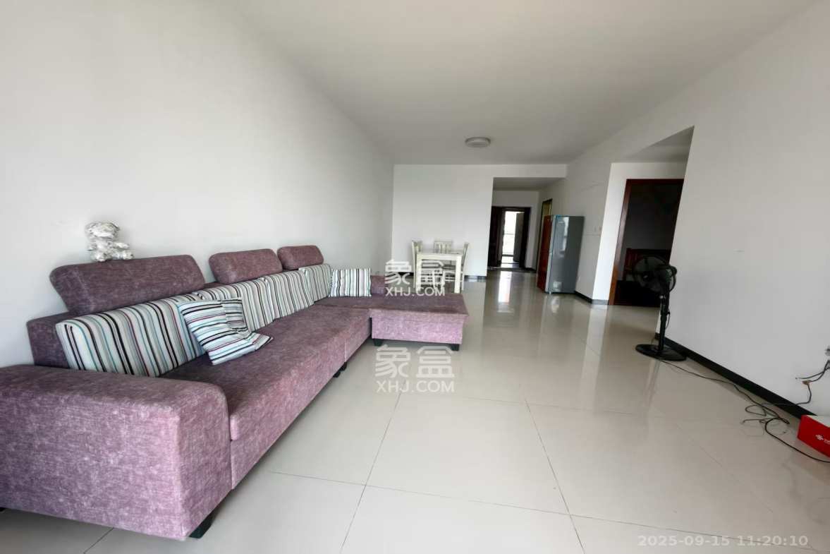 华美公寓(新猎鹰公寓)  2室2厅1卫    1800.0元/月 华美公寓(新猎鹰公寓)  2室2厅1卫    1800.0元/月室内图