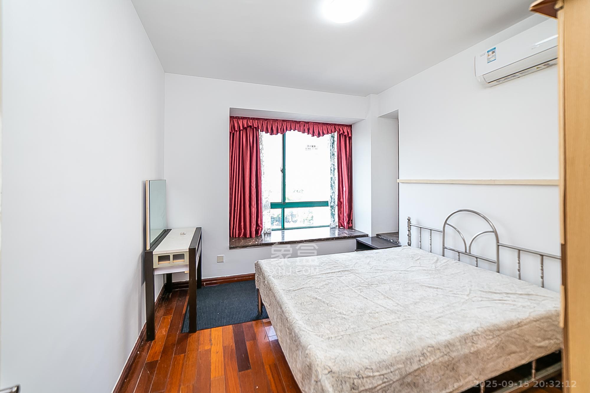 白沙花园  2室2厅1卫    56.0万卧室