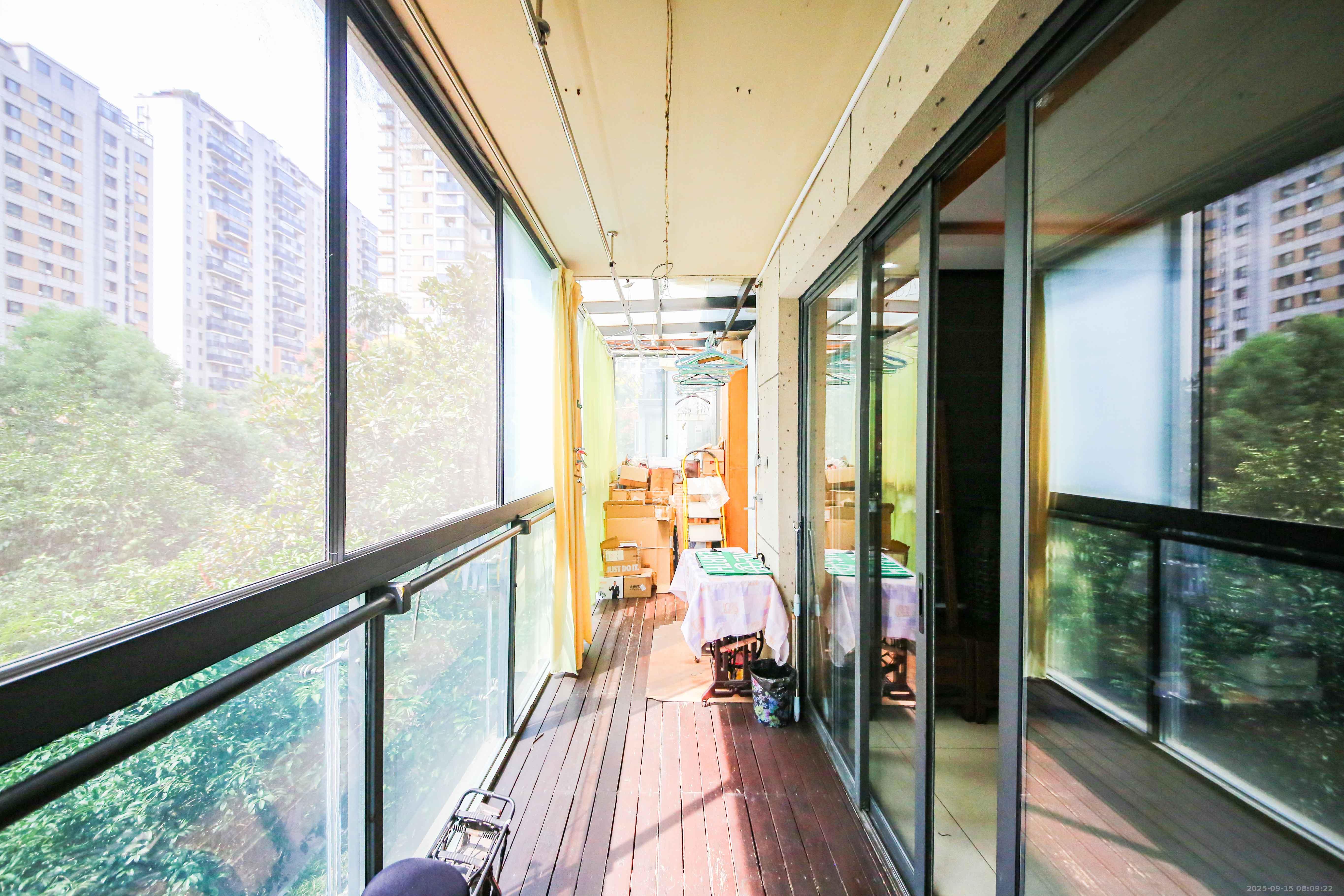 博林金谷  3室2厅2卫    168.0万阳台