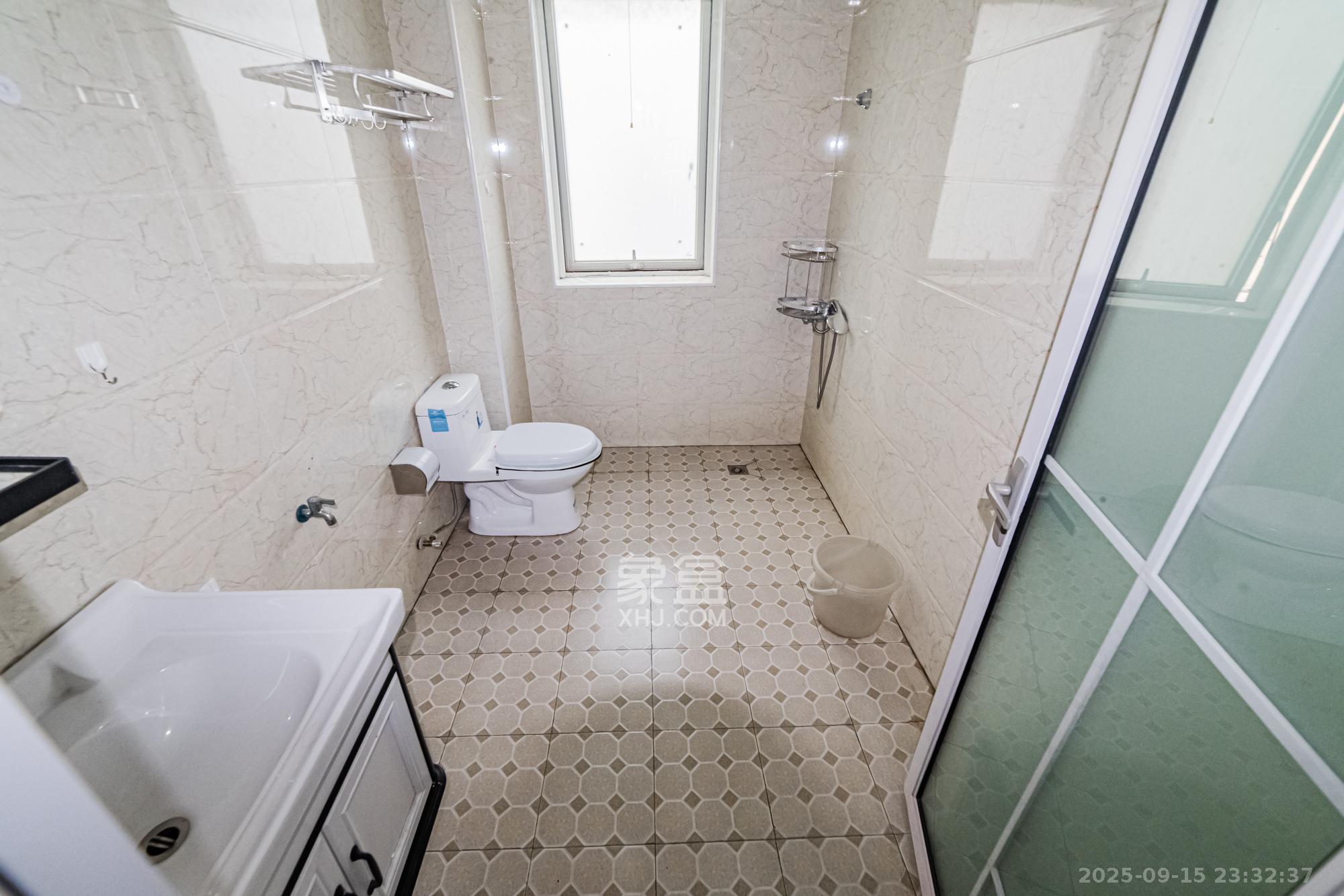 北辰三角洲E7区 4室2厅2卫 255.0万 北辰三角洲E7区 4室2厅2卫 255.0万卫生间