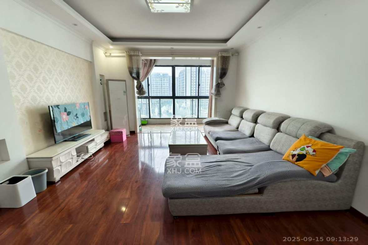 阳光100三期 3室2厅1卫 2400.0元/月 阳光100三期 3室2厅1卫 2400.0元/月室内图