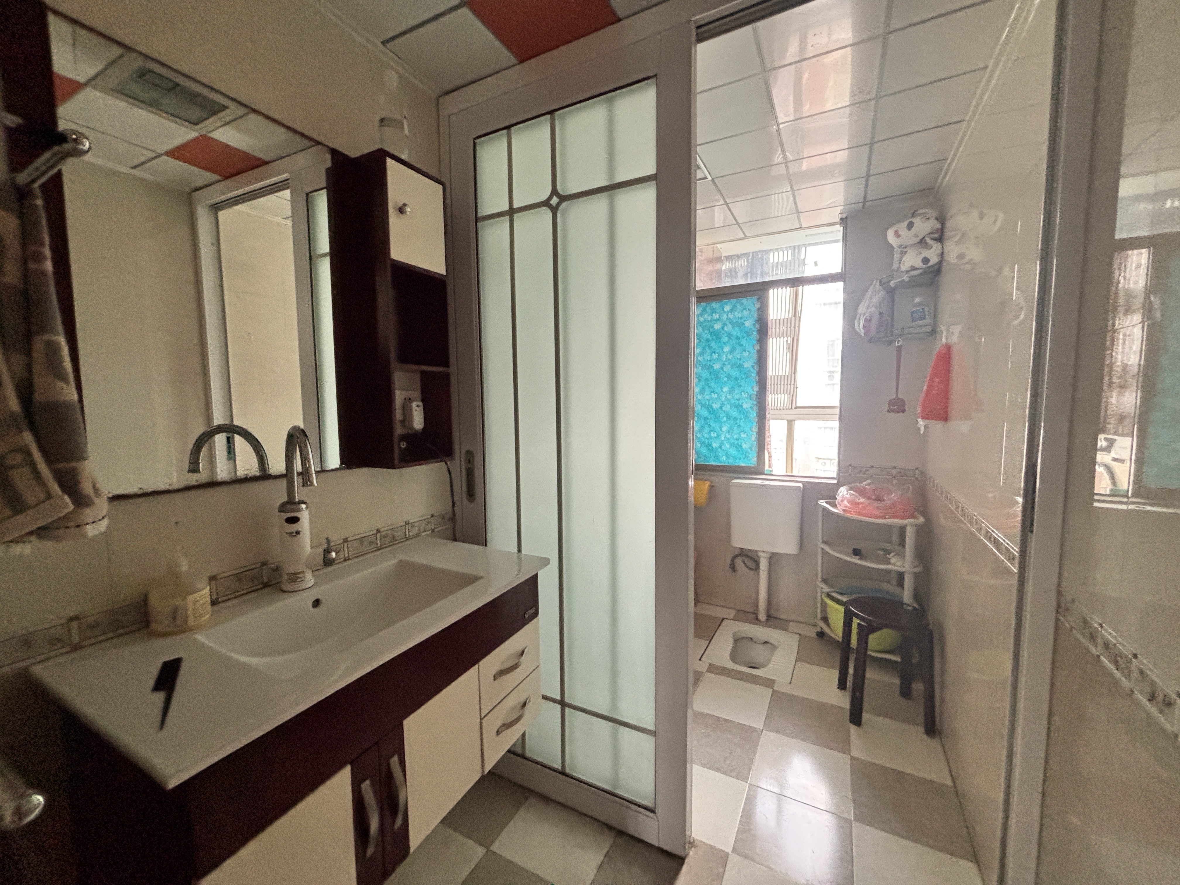 中天国际花园  3室2厅2卫    58.8万卫生间