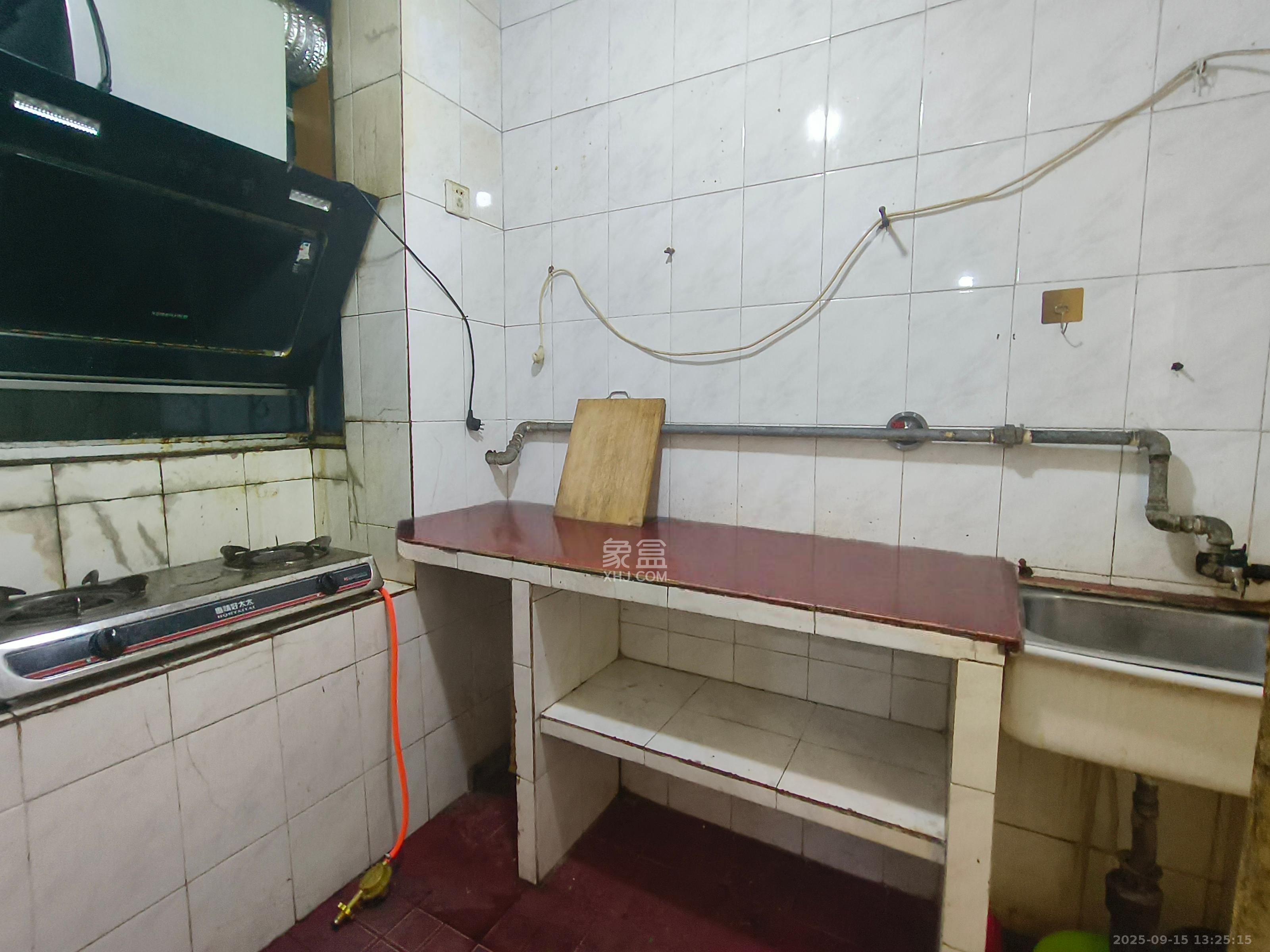 信达大厦 1室0厅0卫 1000.0元/月 信达大厦 1室0厅0卫 1000.0元/月室内图