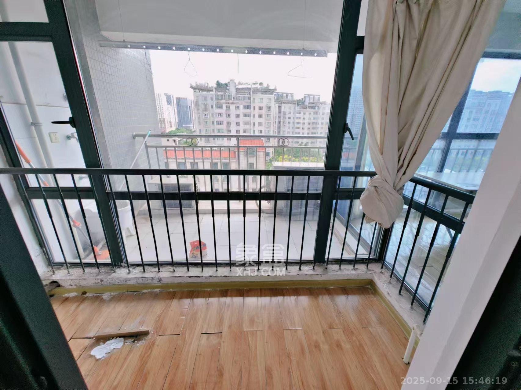 BOBO天下城(CTA财富中心) 2室2厅1卫 2400.0元/月 BOBO天下城(CTA财富中心) 2室2厅1卫 2400.0元/月室内图