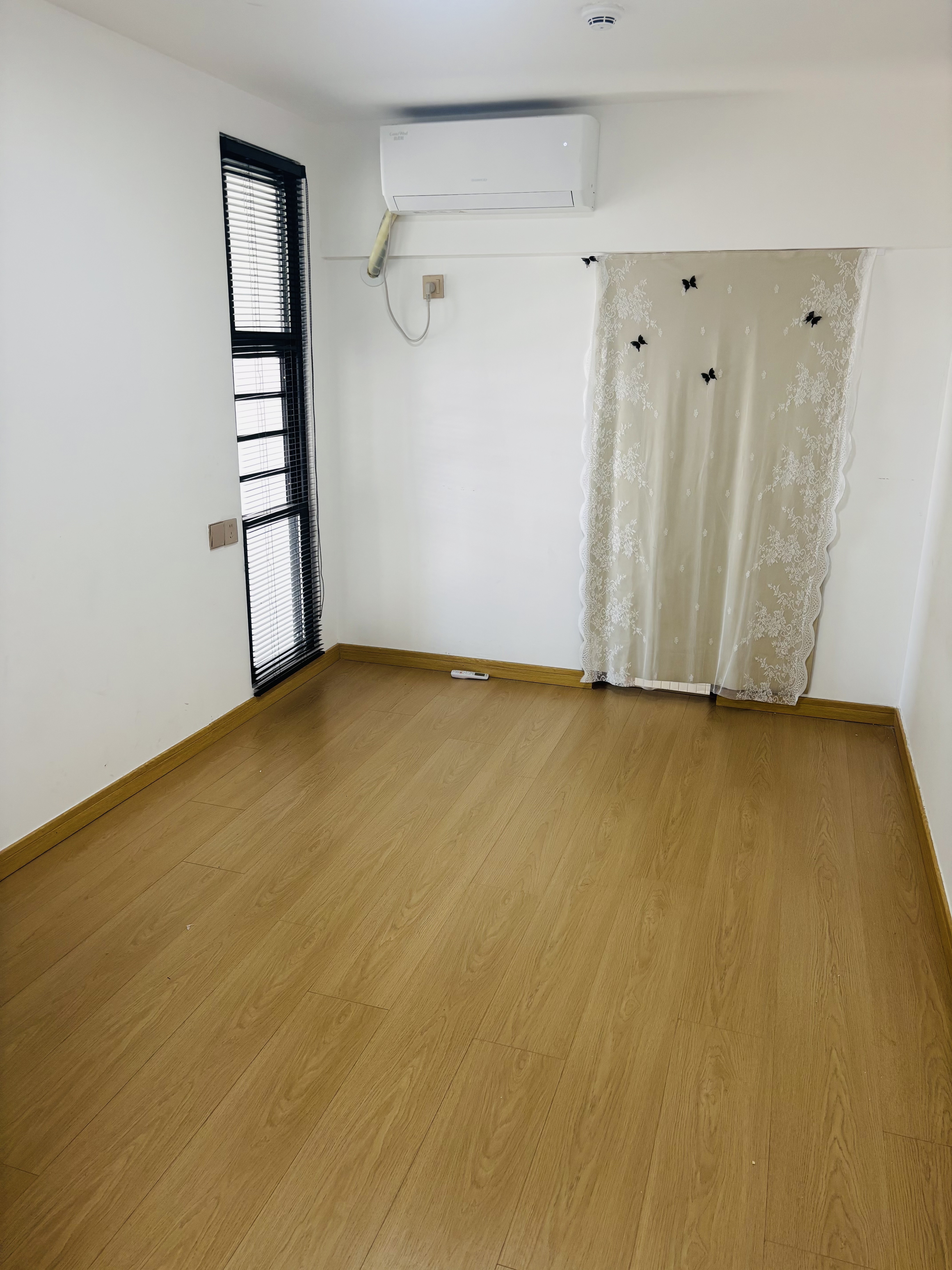 金龙城市广场二期 4室1厅1卫 4000.0元/月 金龙城市广场二期 4室1厅1卫 4000.0元/月室内图