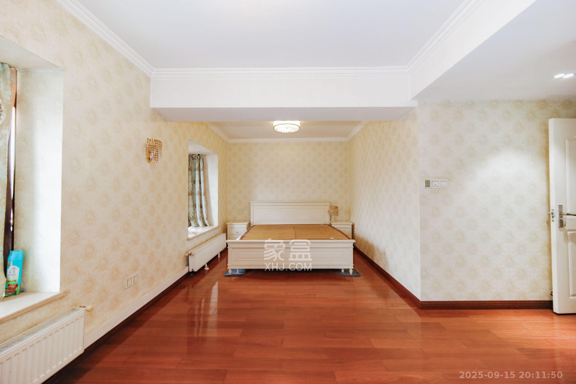 鑫天山水洲城 6室2厅3卫 5600.0元/月 鑫天山水洲城 6室2厅3卫 5600.0元/月室内图