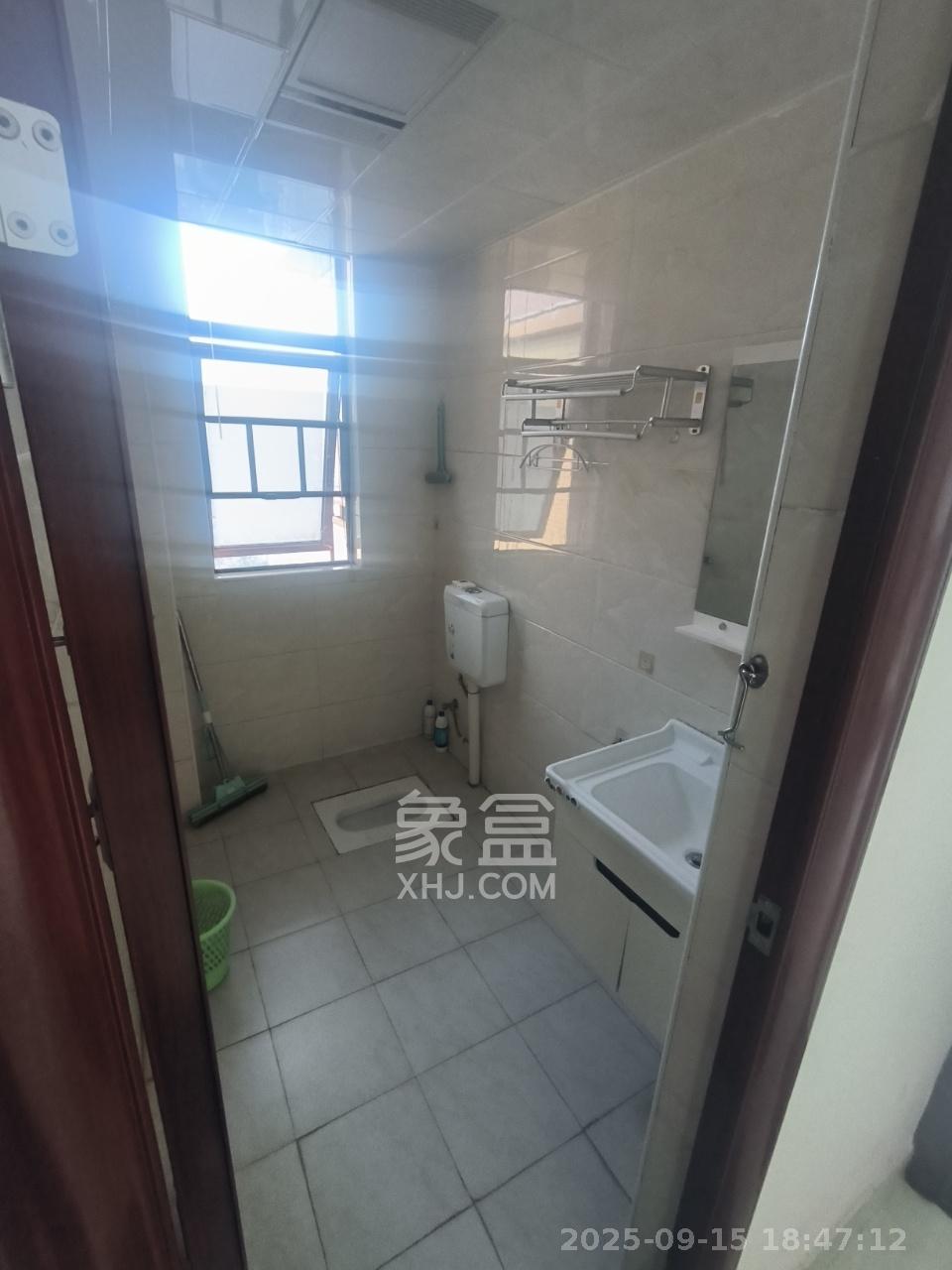 万里时代  2室1厅1卫    2000.0元/月室内图