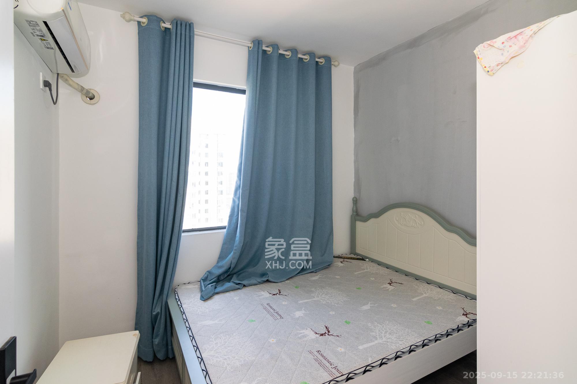 中粮鸿云  3室2厅2卫    60.0万卧室