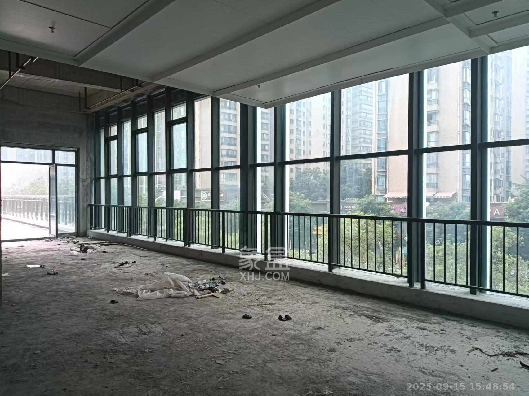 恒大金融广场   140.0㎡      6000.0元/月