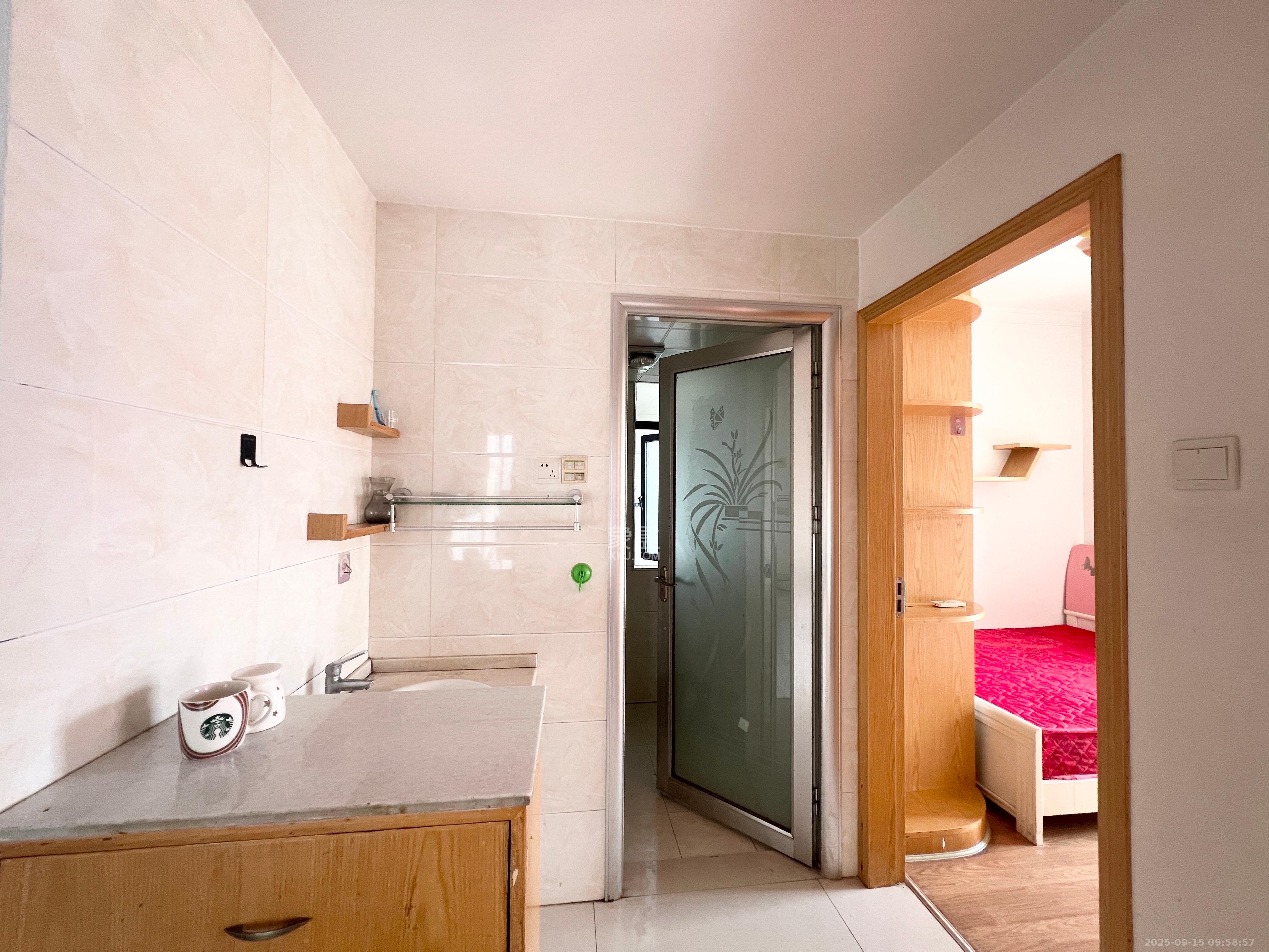 蓝山郡  3室1厅1卫    1900.0元/月室内图