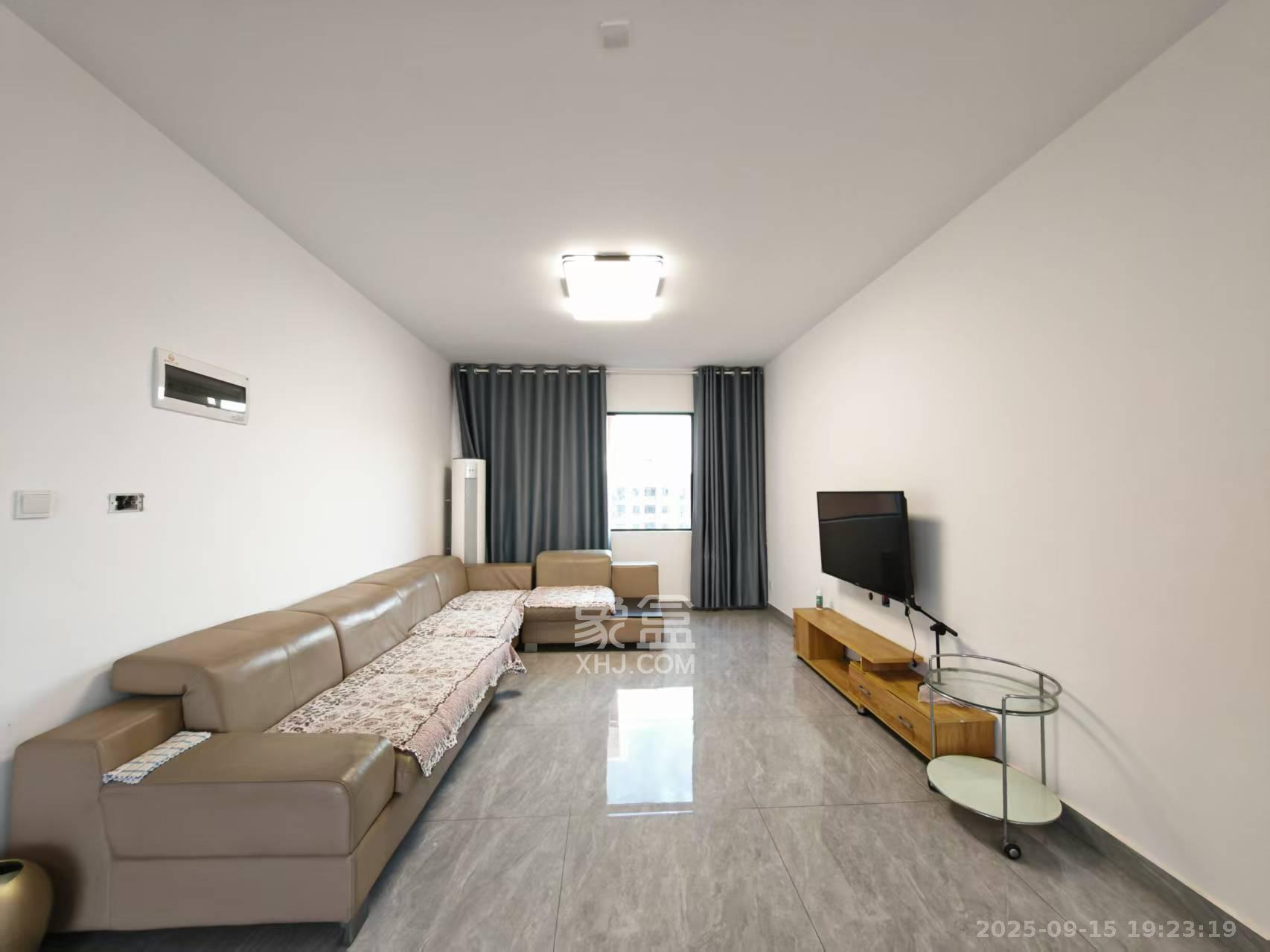 德润小区(丰升德润小区) 3室2厅2卫 2600.0元/月 德润小区(丰升德润小区) 3室2厅2卫 2600.0元/月室内图