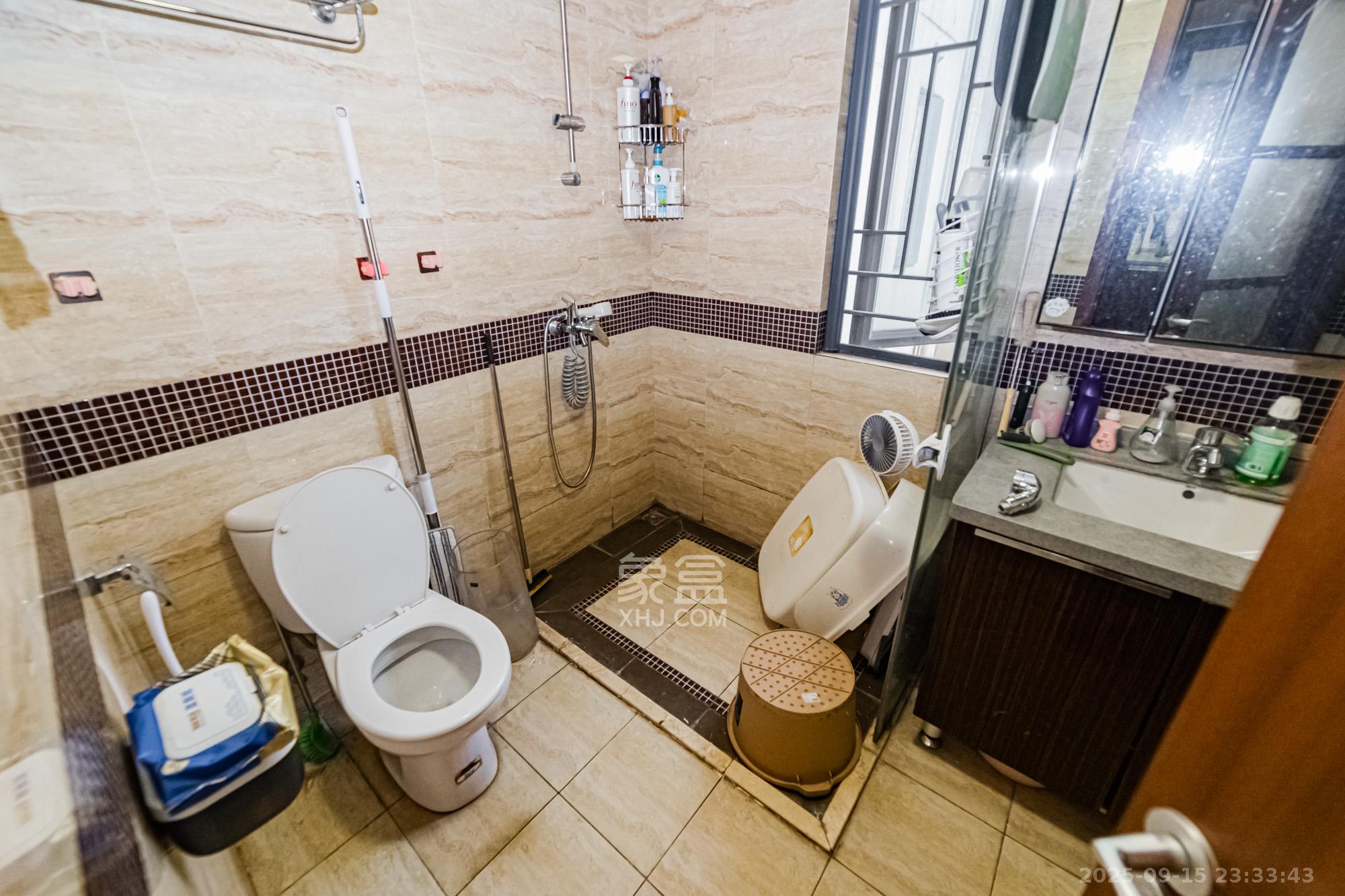 万科城 3室2厅2卫 82.0万 万科城 3室2厅2卫 82.0万卫生间