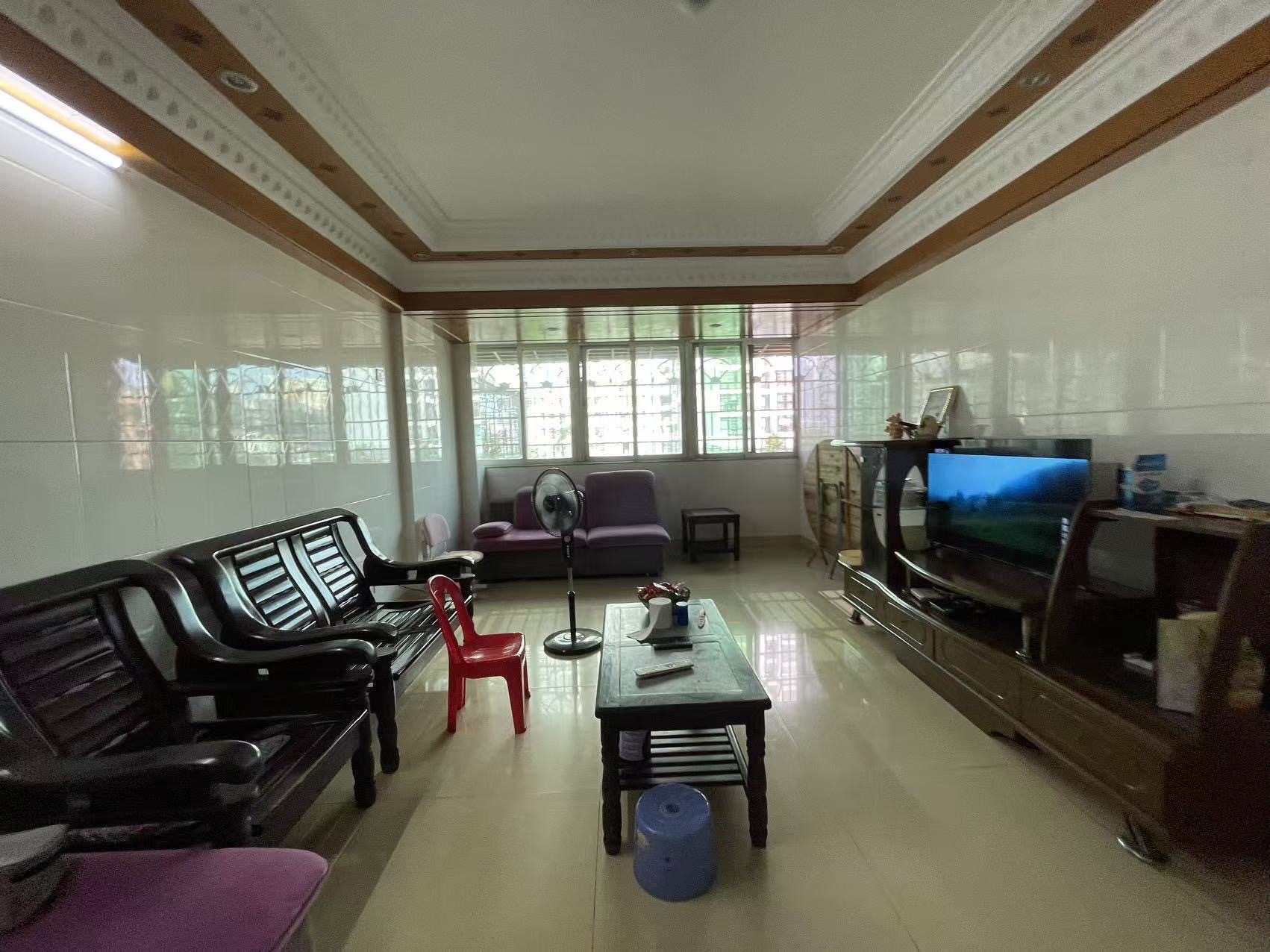 金城苑 3室2厅2卫 105.0万 金城苑 3室2厅2卫 105.0万客厅