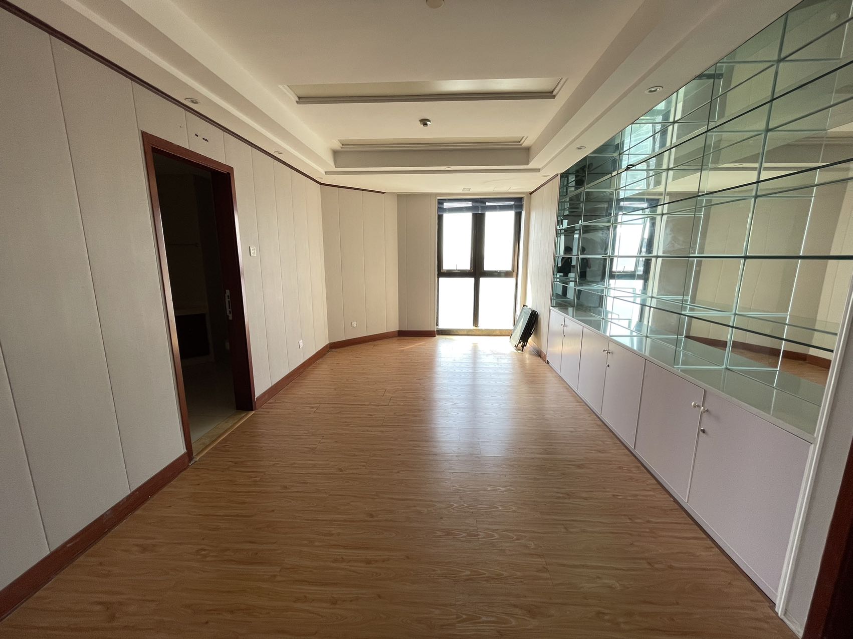 明光国际大酒店 1室1厅1卫 2700.0元/月 明光国际大酒店 1室1厅1卫 2700.0元/月室内图