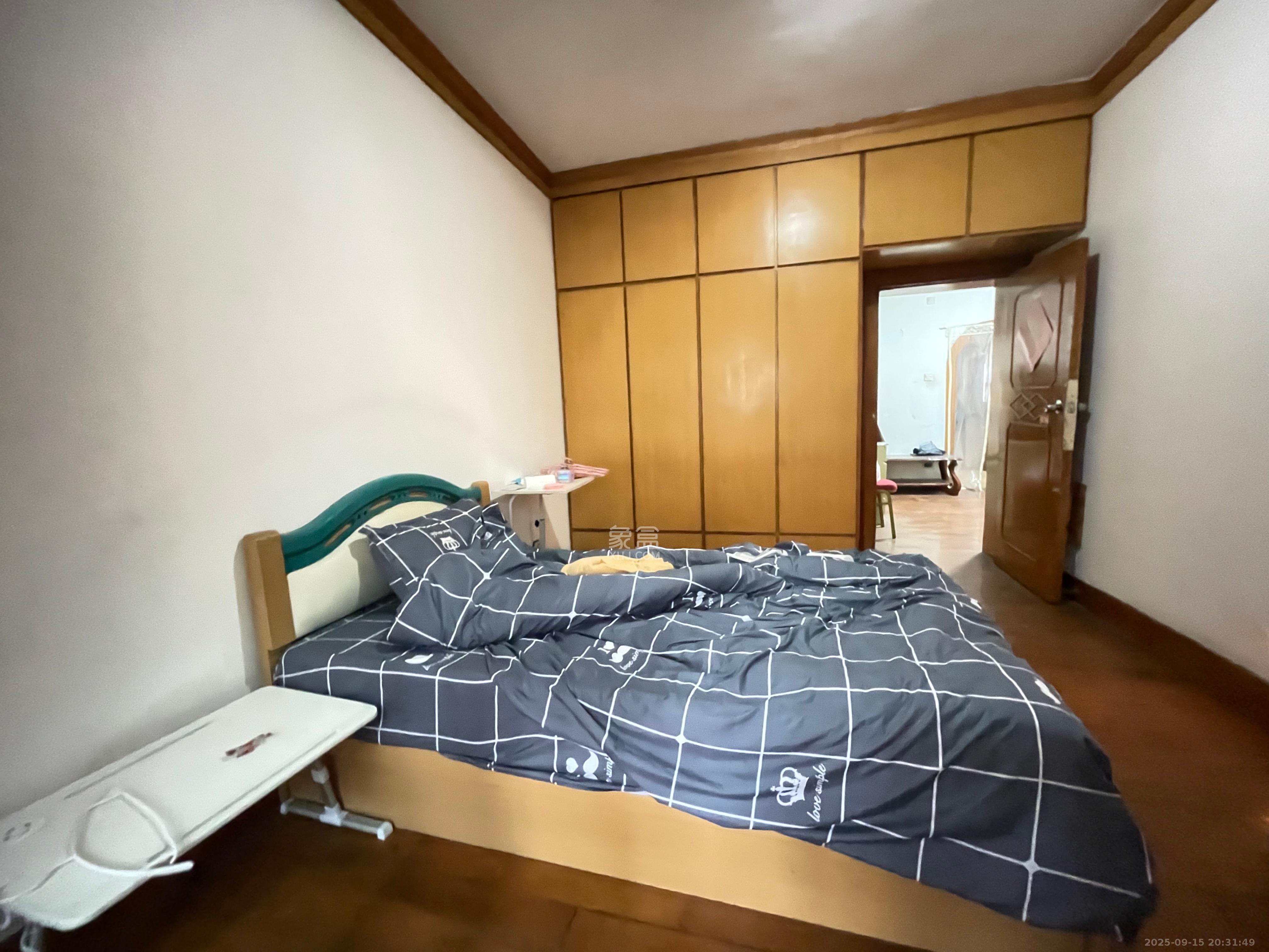 省肉食水产总公司宿舍 2室1厅1卫 1500.0元/月 省肉食水产总公司宿舍 2室1厅1卫 1500.0元/月室内图