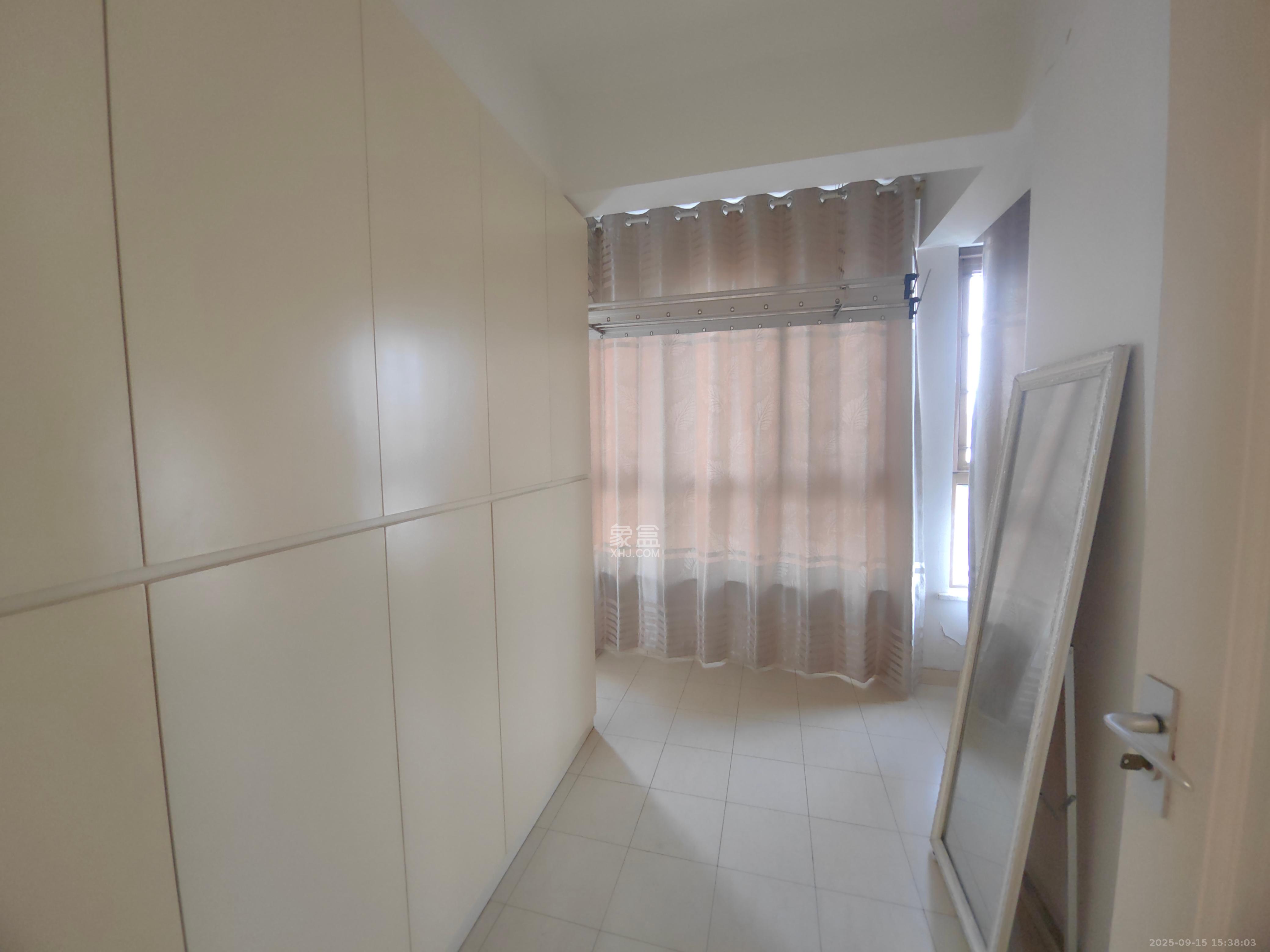 第六都（陆都小区）  3室2厅2卫    4500.0元/月室内图