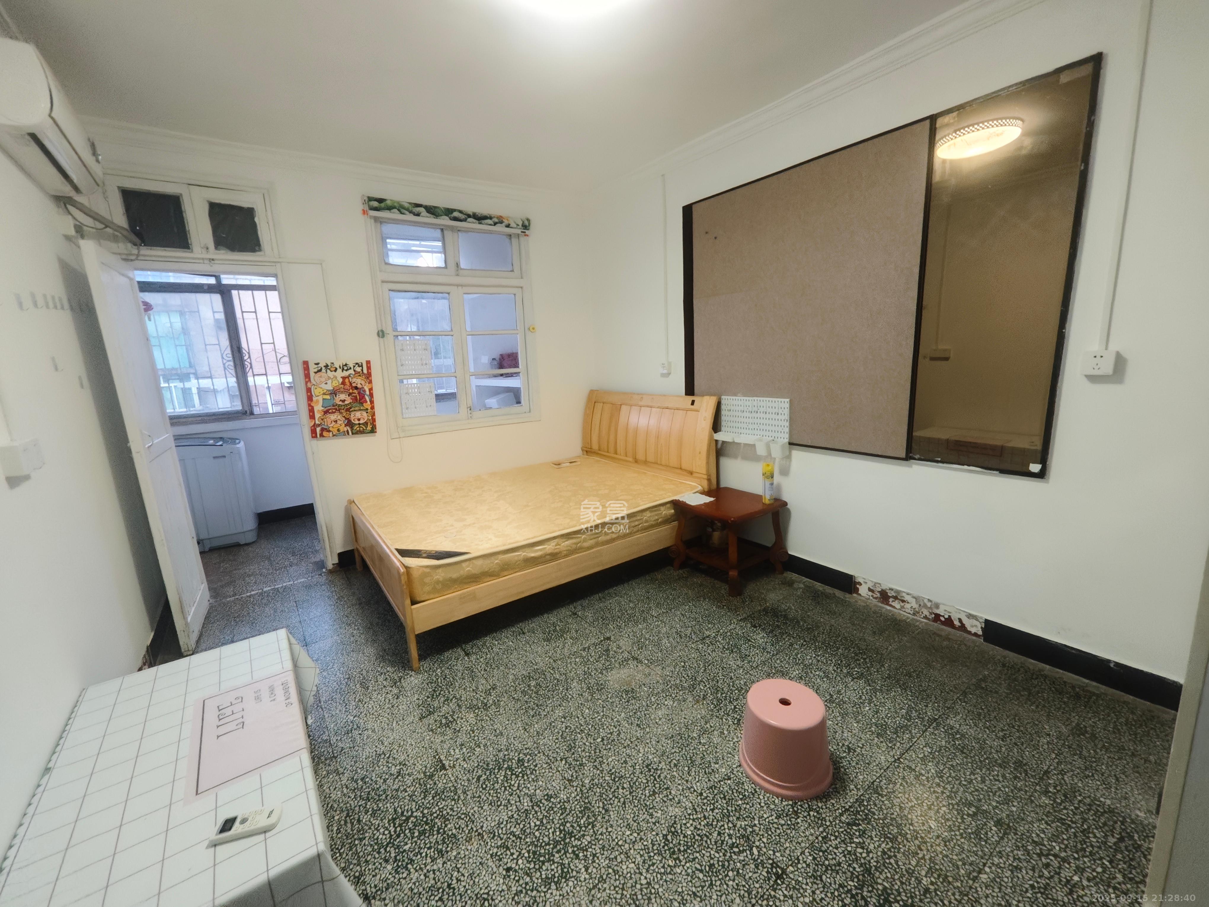 都市兰亭  1室2厅1卫    2500.0元/月室内图