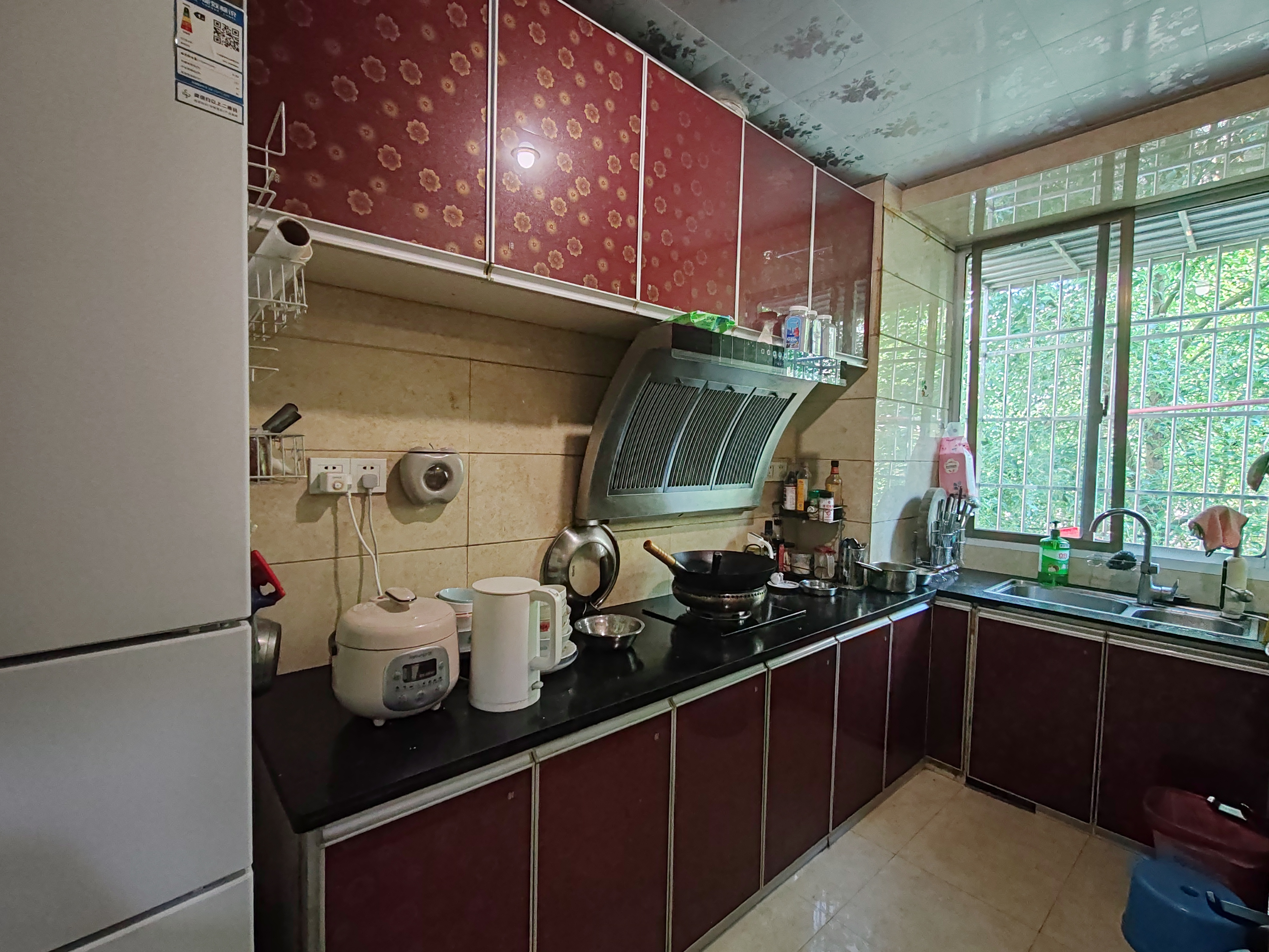 互助小区 3室2厅2卫 1200.0元/月 互助小区 3室2厅2卫 1200.0元/月室内图