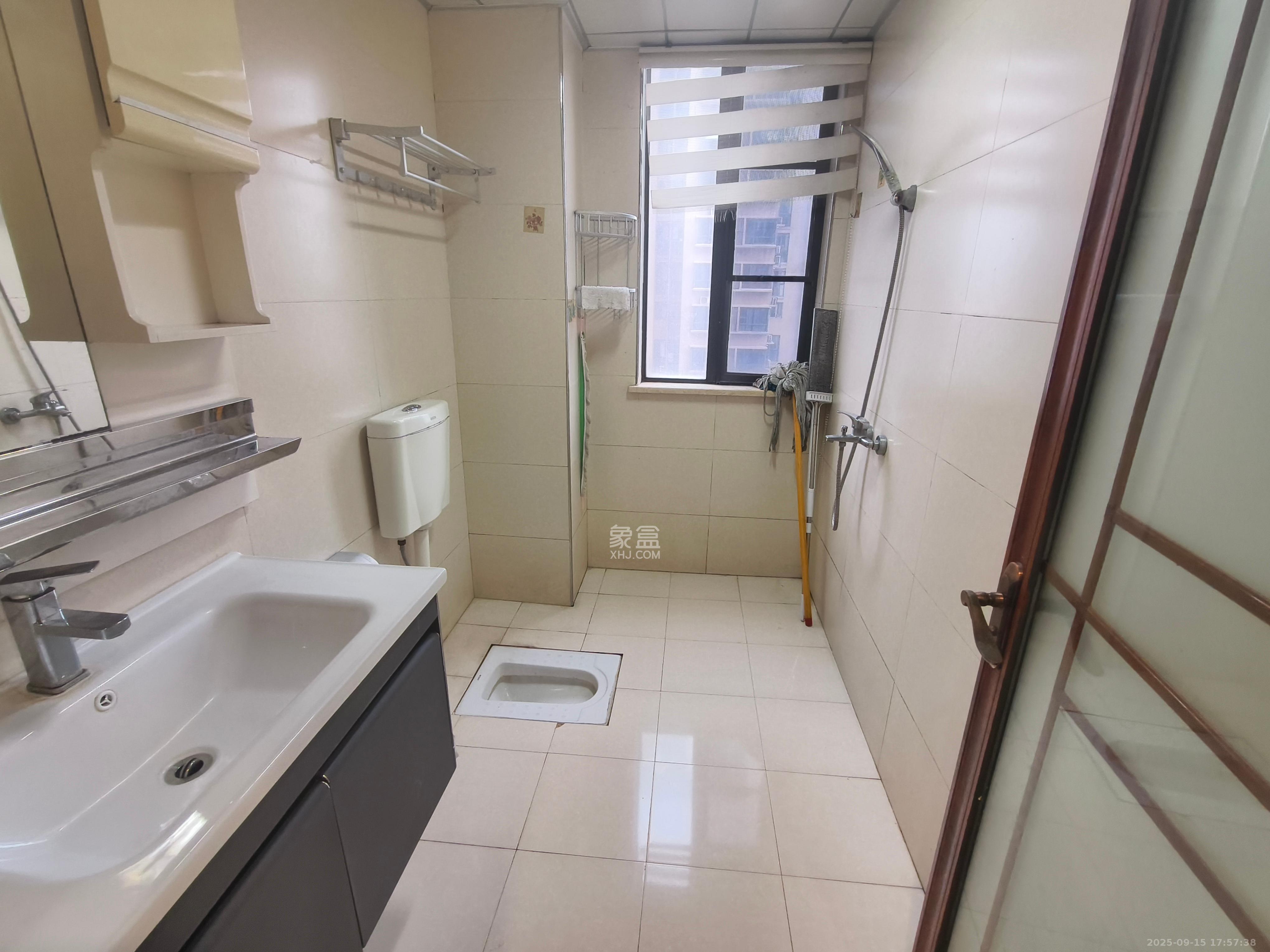 兴威帕克水岸 3室2厅2卫 2500.0元/月 兴威帕克水岸 3室2厅2卫 2500.0元/月室内图