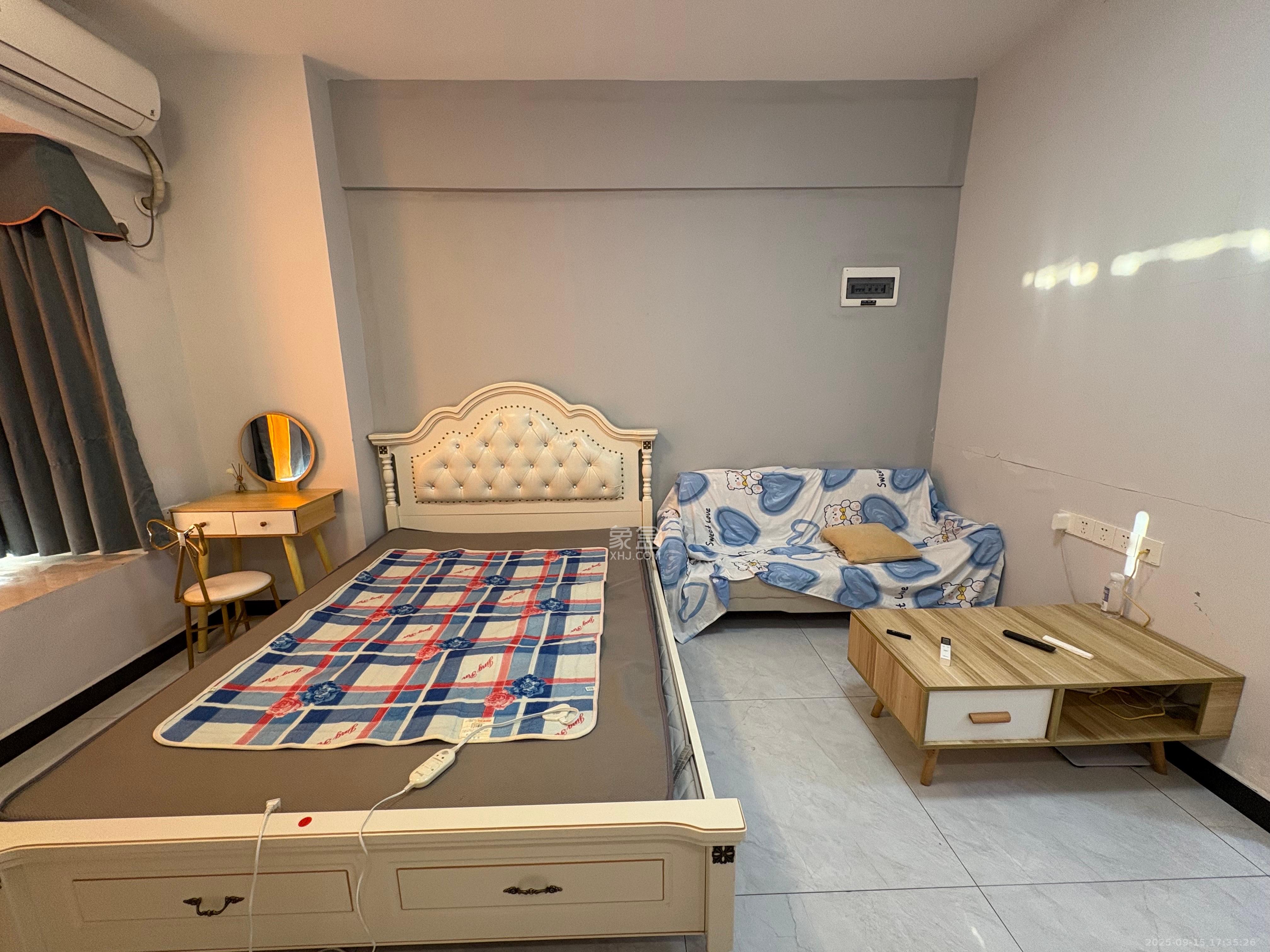 芙蓉万国城MOMA（卓越汇富苑）  1室1厅1卫    1500.0元/月室内图