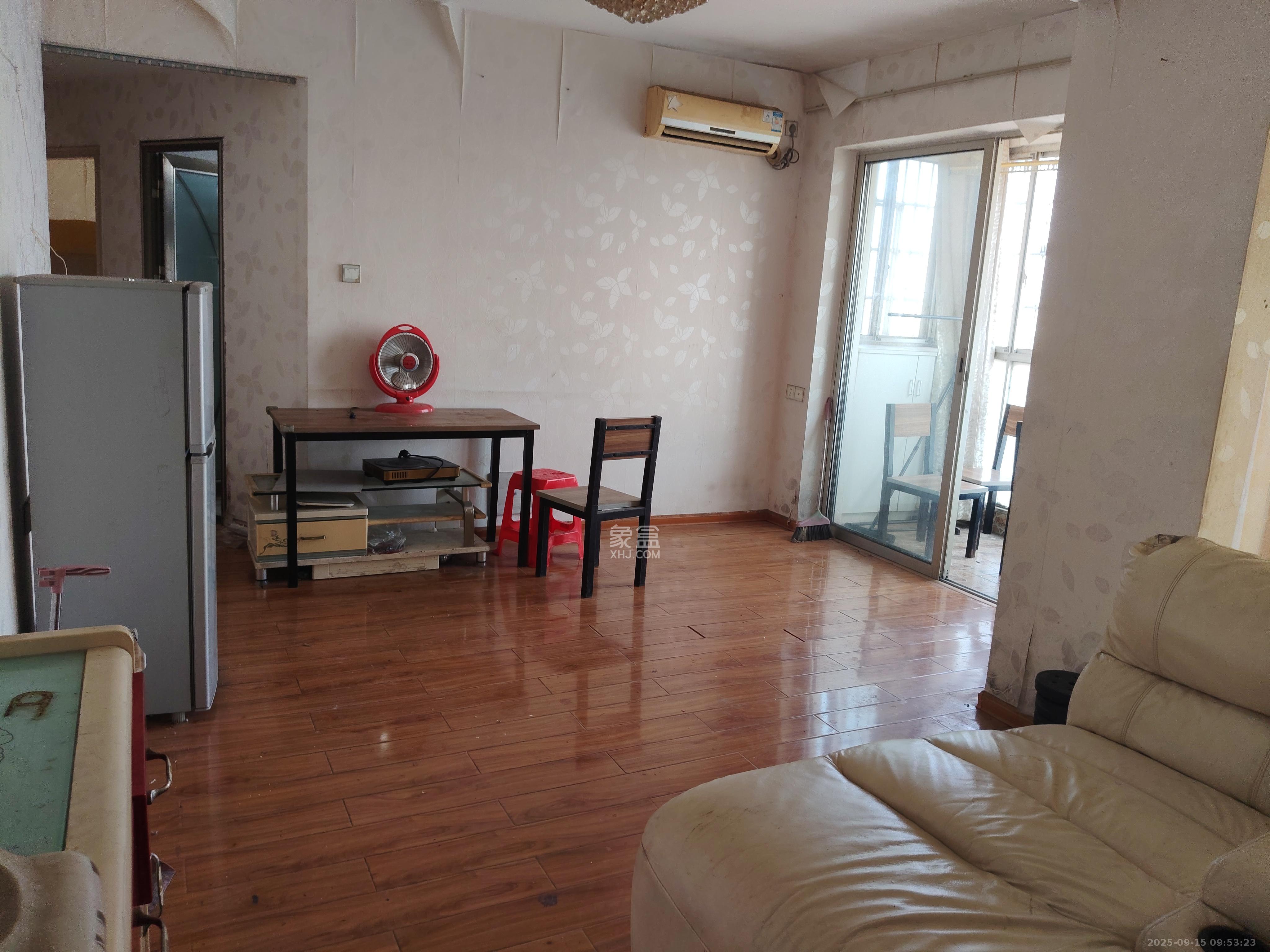 凯通国际城(凯通朝庭) 3室1厅1卫 2200.0元/月 凯通国际城(凯通朝庭) 3室1厅1卫 2200.0元/月室内图