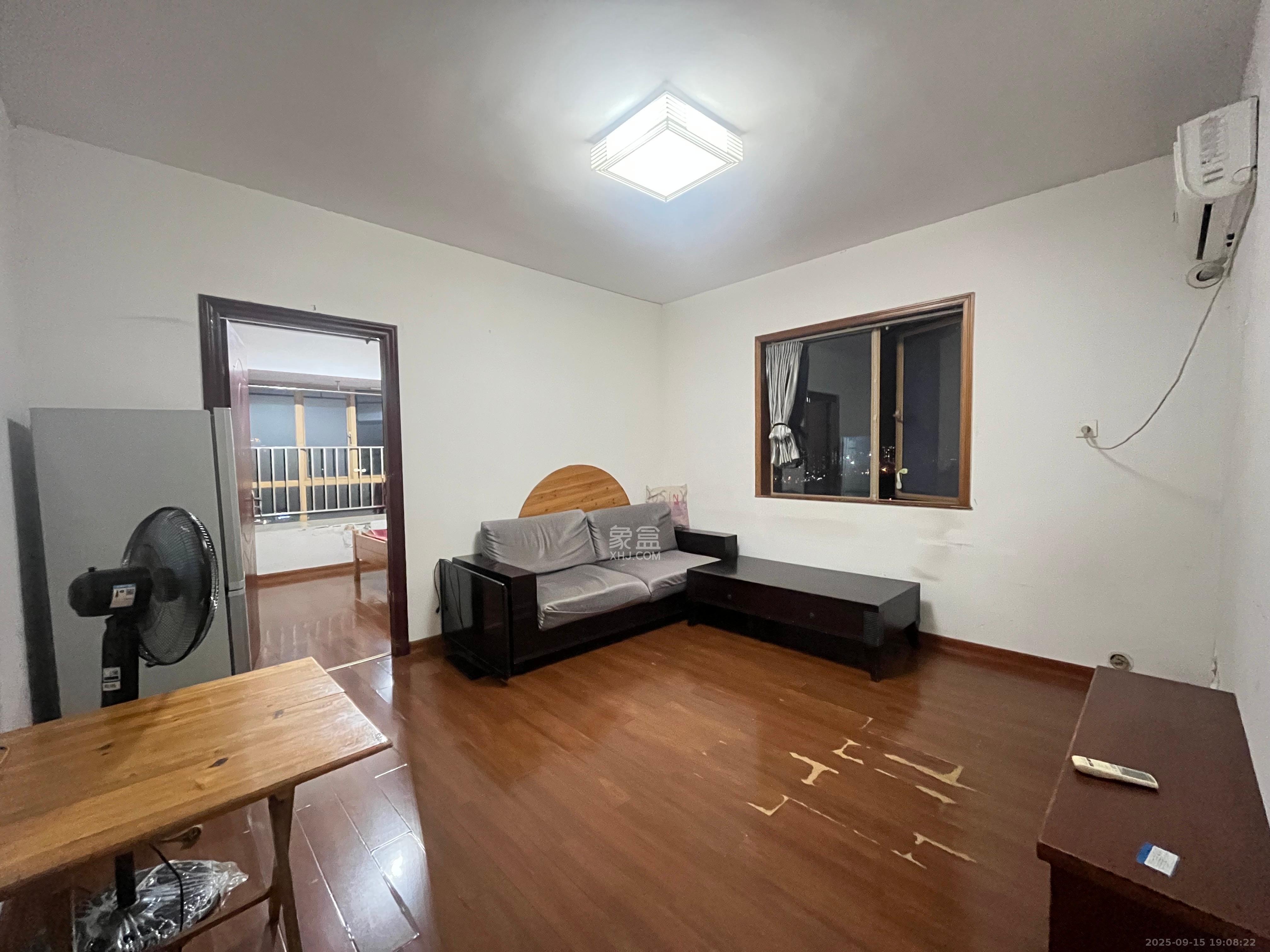 星尚520  1室1厅1卫    1600.0元/月 星尚520  1室1厅1卫    1600.0元/月