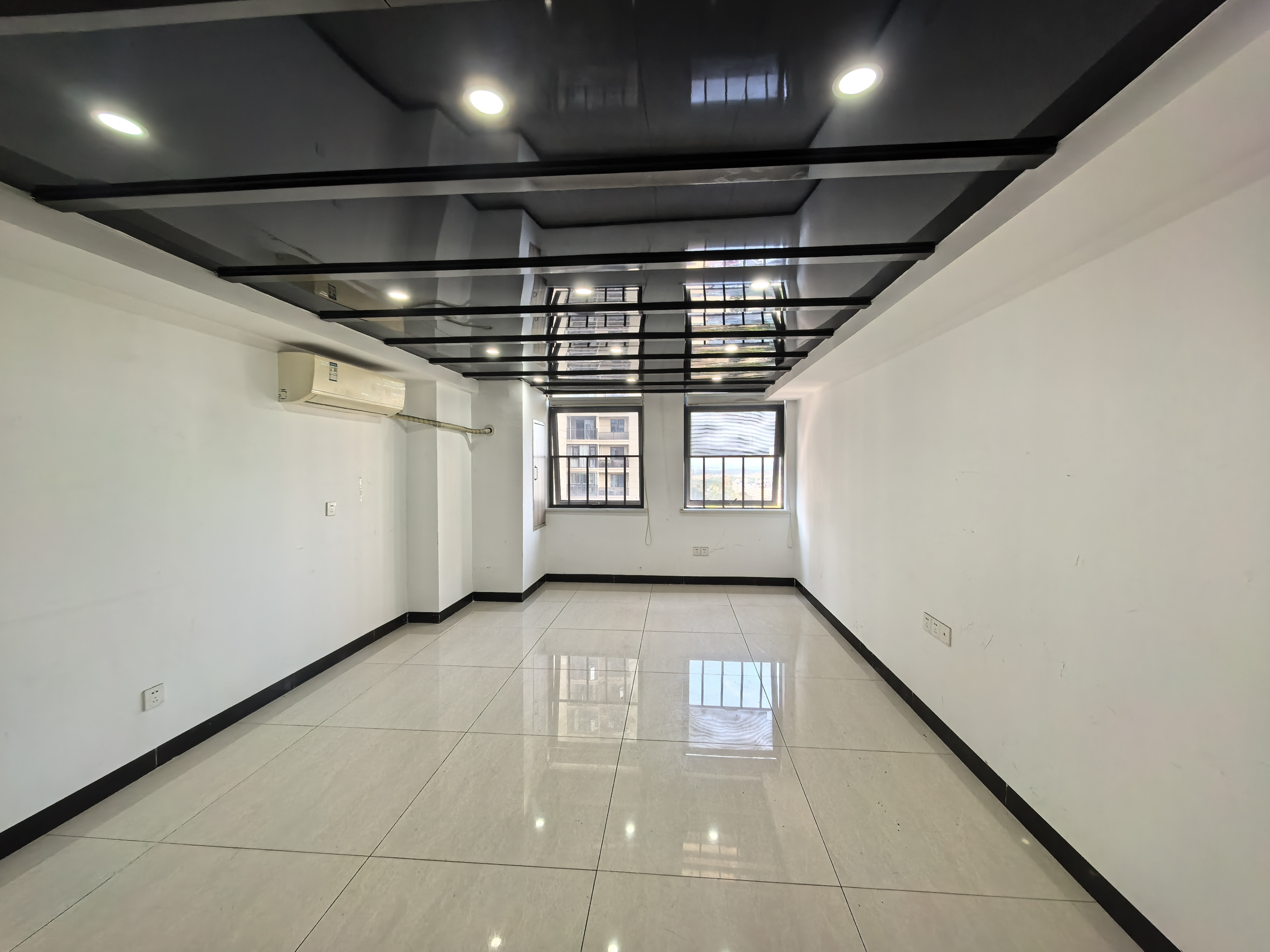 华润置地广场二期 1室1厅1卫 1500.0元/月 华润置地广场二期 1室1厅1卫 1500.0元/月户型图