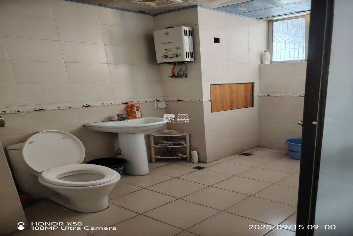 金茂大厦 4室2厅2卫 3200.0元/月 金茂大厦 4室2厅2卫 3200.0元/月室内图