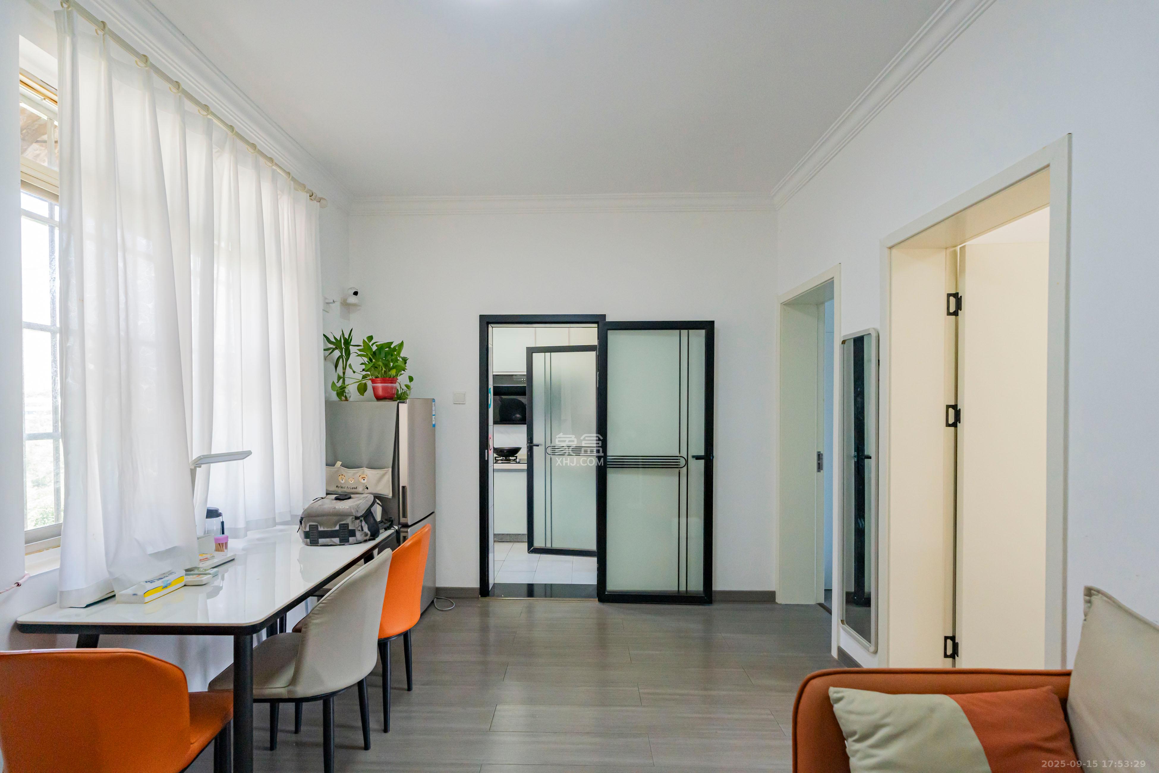 三角塘88号（原长沙市轻化公司宿舍）  2室2厅1卫    49.8万客厅