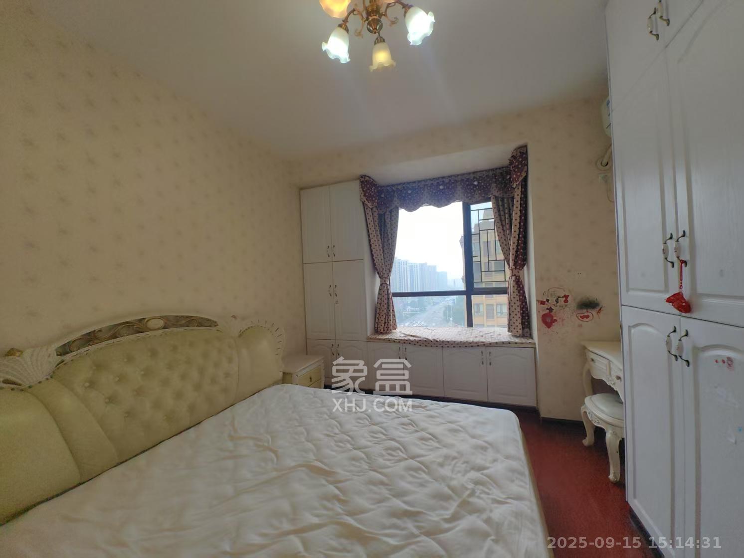 奥林匹克花园贡院一期 3室2厅1卫 2600.0元/月 奥林匹克花园贡院一期 3室2厅1卫 2600.0元/月室内图