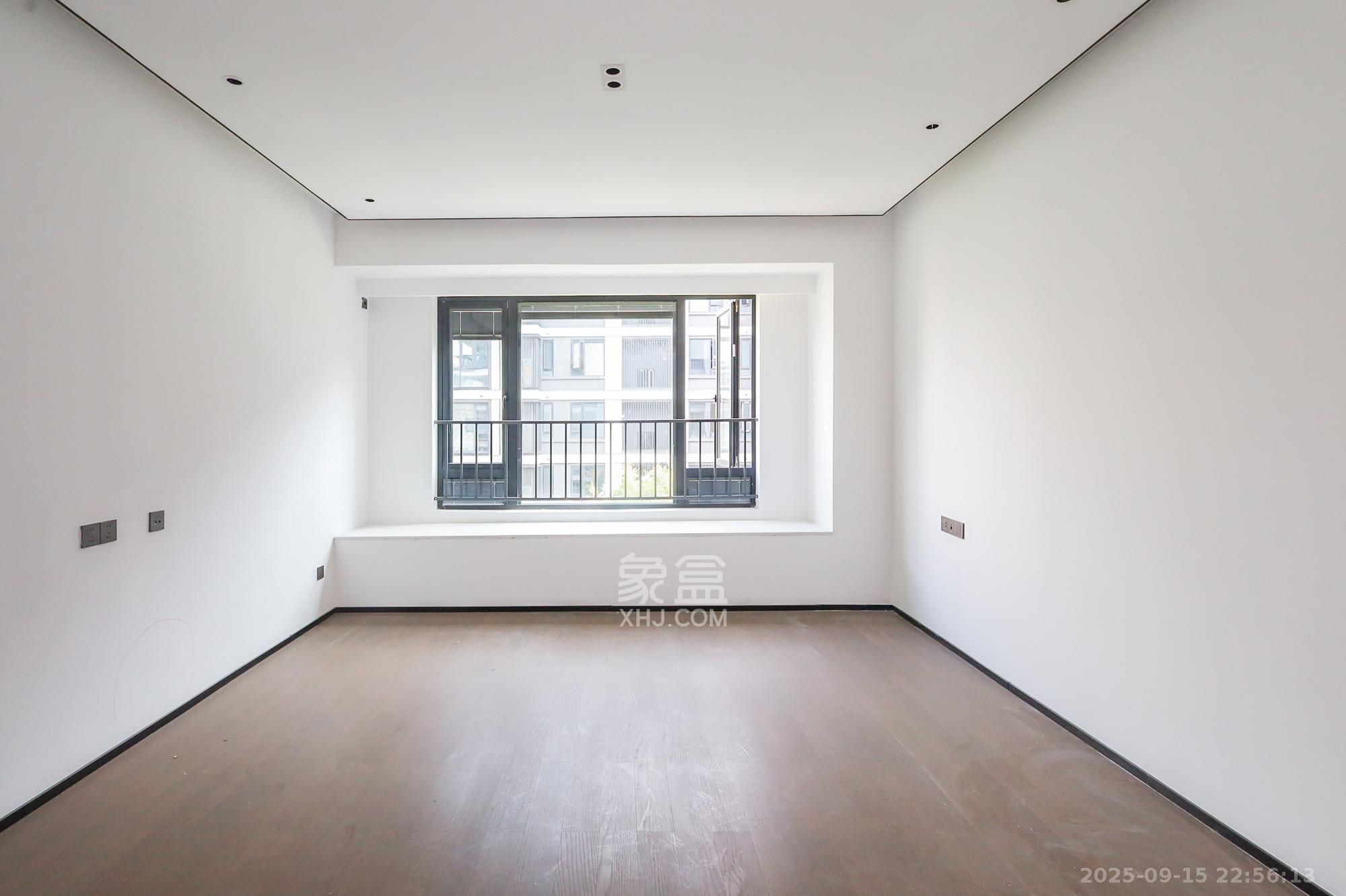 万科森林公园  4室2厅3卫    450.0万卧室