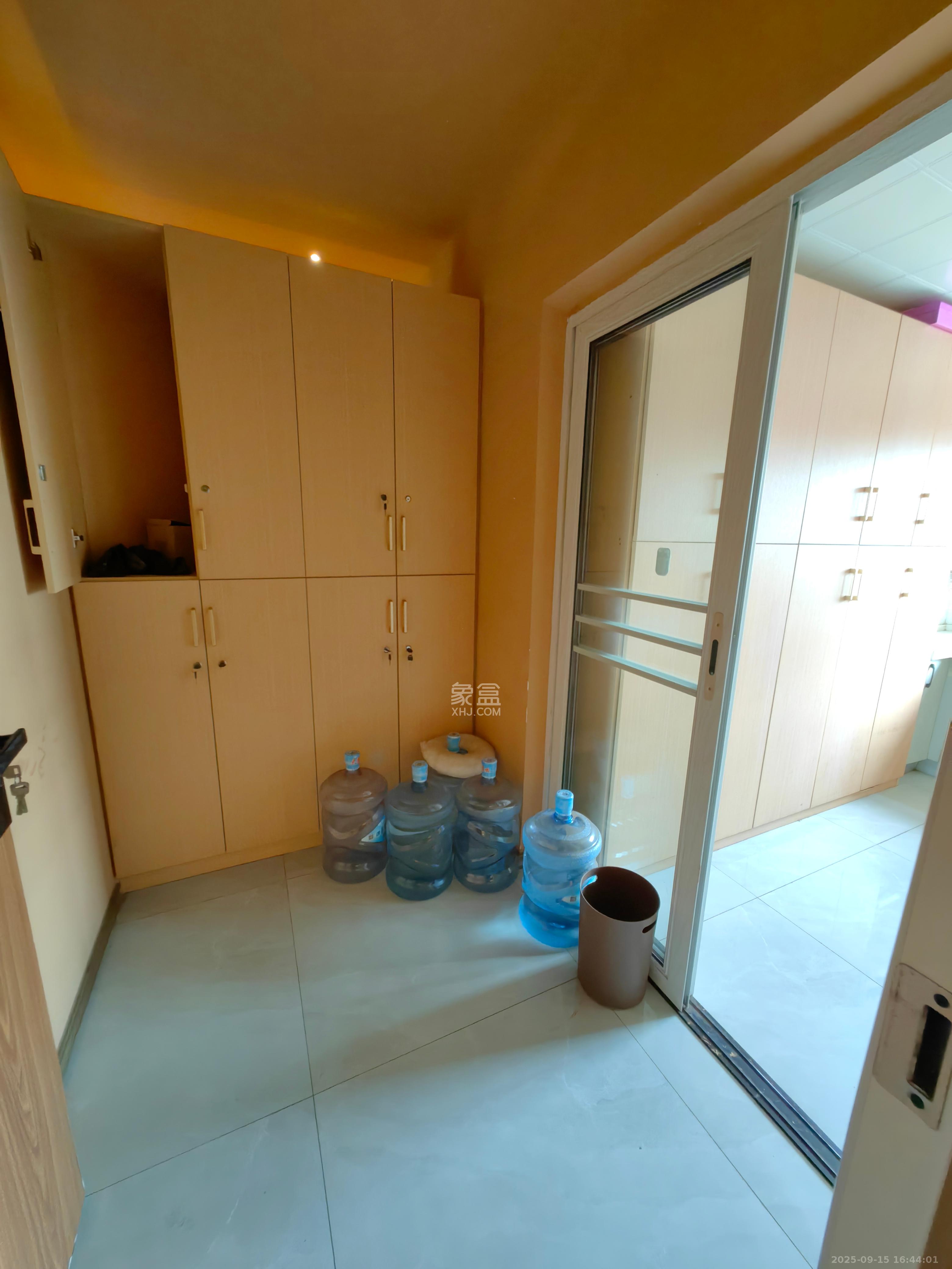 新大新  4室2厅2卫    6200.0元/月 新大新  4室2厅2卫    6200.0元/月室内图