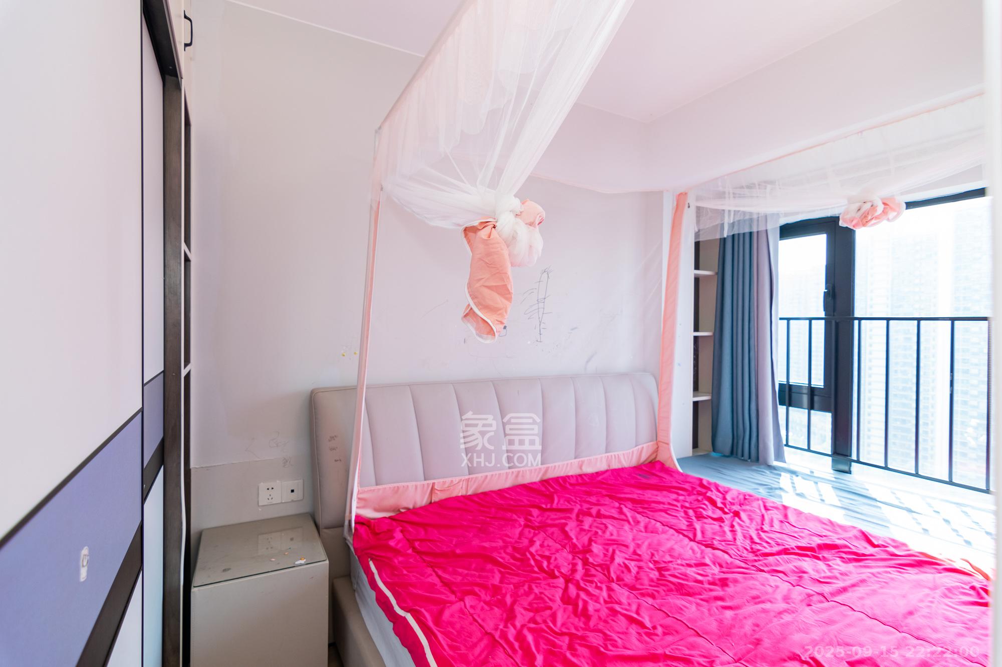 时代年华 3室2厅2卫 71.8万 时代年华 3室2厅2卫 71.8万卧室