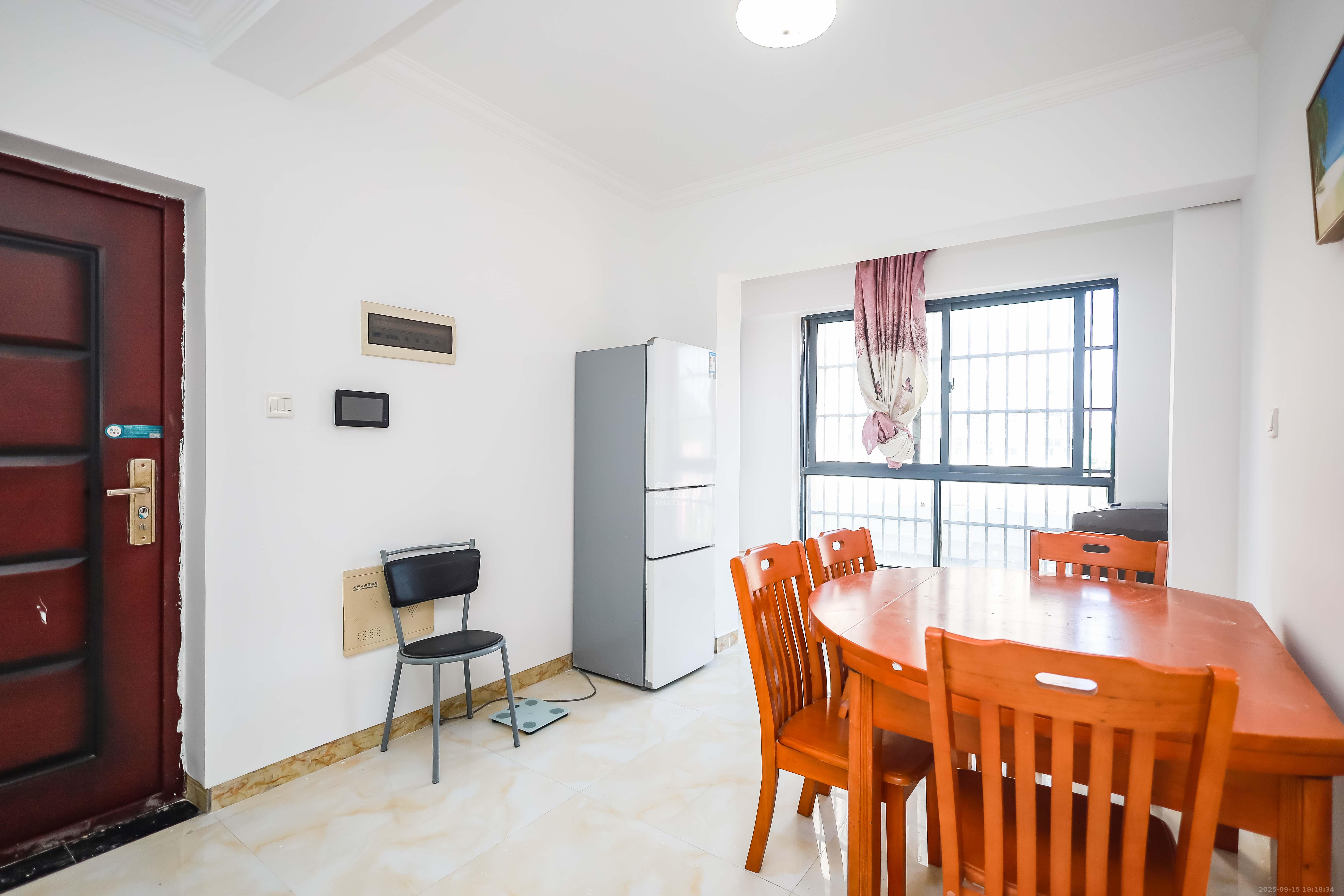 天麓尚层 3室1厅2卫 76.8万 天麓尚层 3室1厅2卫 76.8万客厅