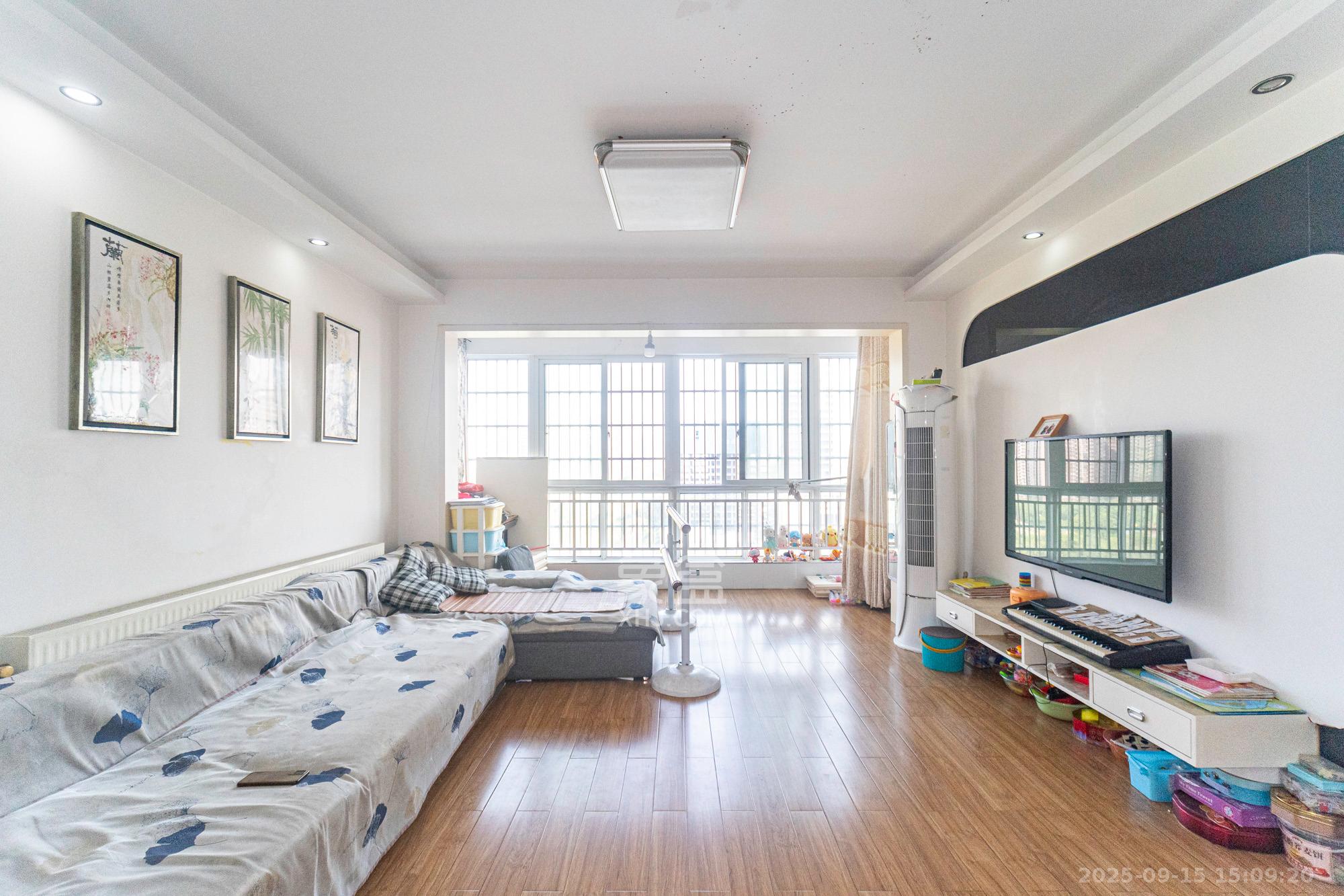 时代星城  3室2厅2卫    68.0万