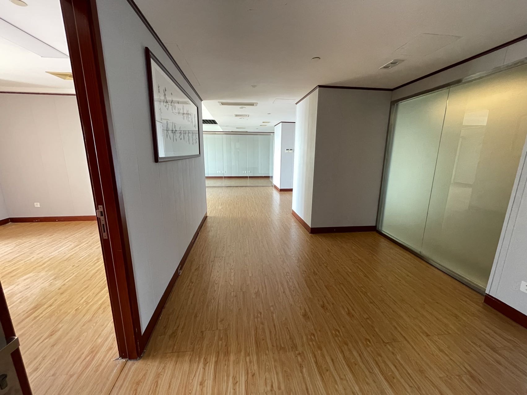 明光国际大酒店  1室1厅1卫    2700.0元/月 明光国际大酒店  1室1厅1卫    2700.0元/月室内图