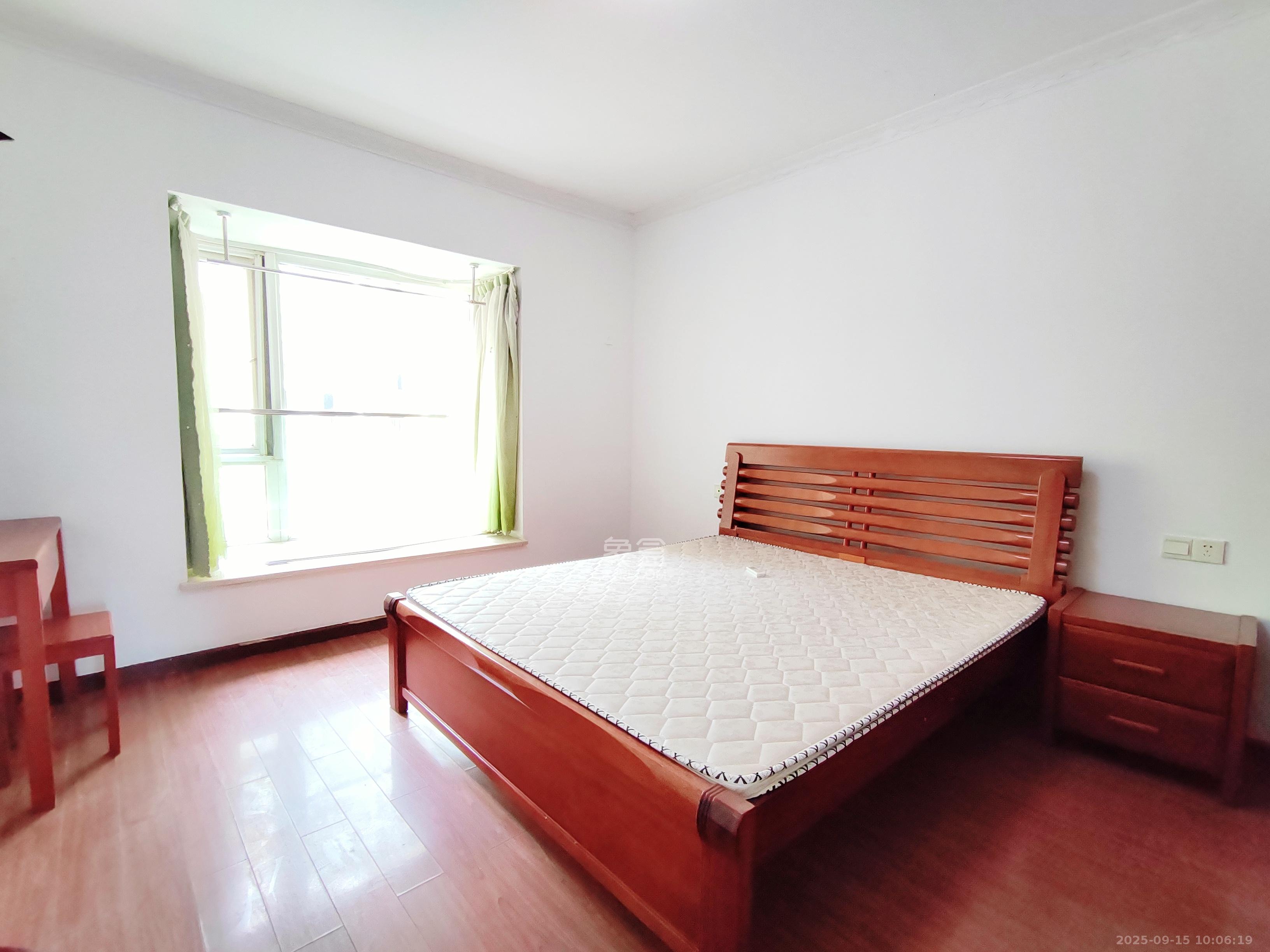 三重星都心  3室2厅2卫    2500.0元/月 三重星都心  3室2厅2卫    2500.0元/月室内图