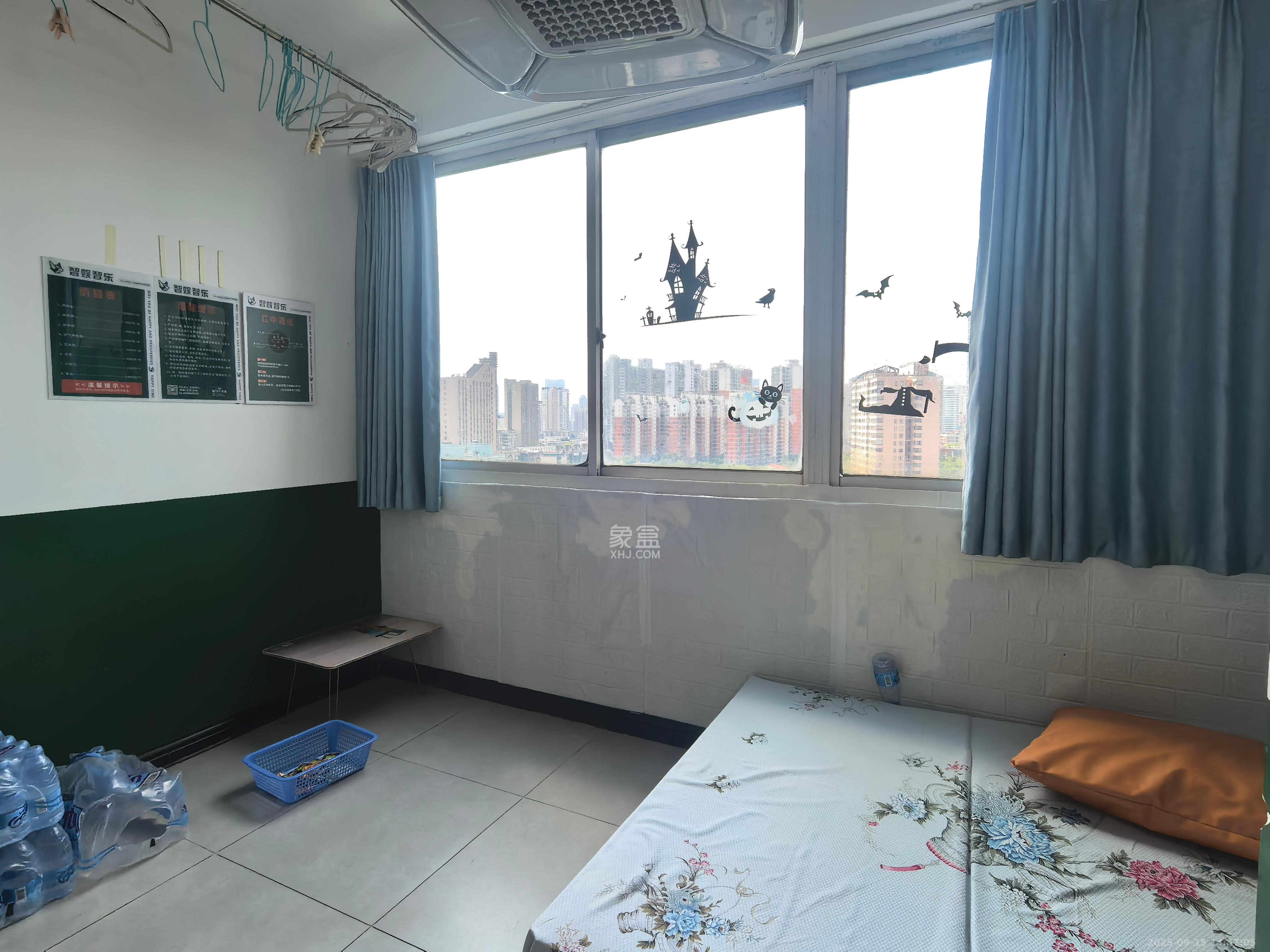 兴威名座 3室2厅1卫 4200.0元/月 兴威名座 3室2厅1卫 4200.0元/月室内图